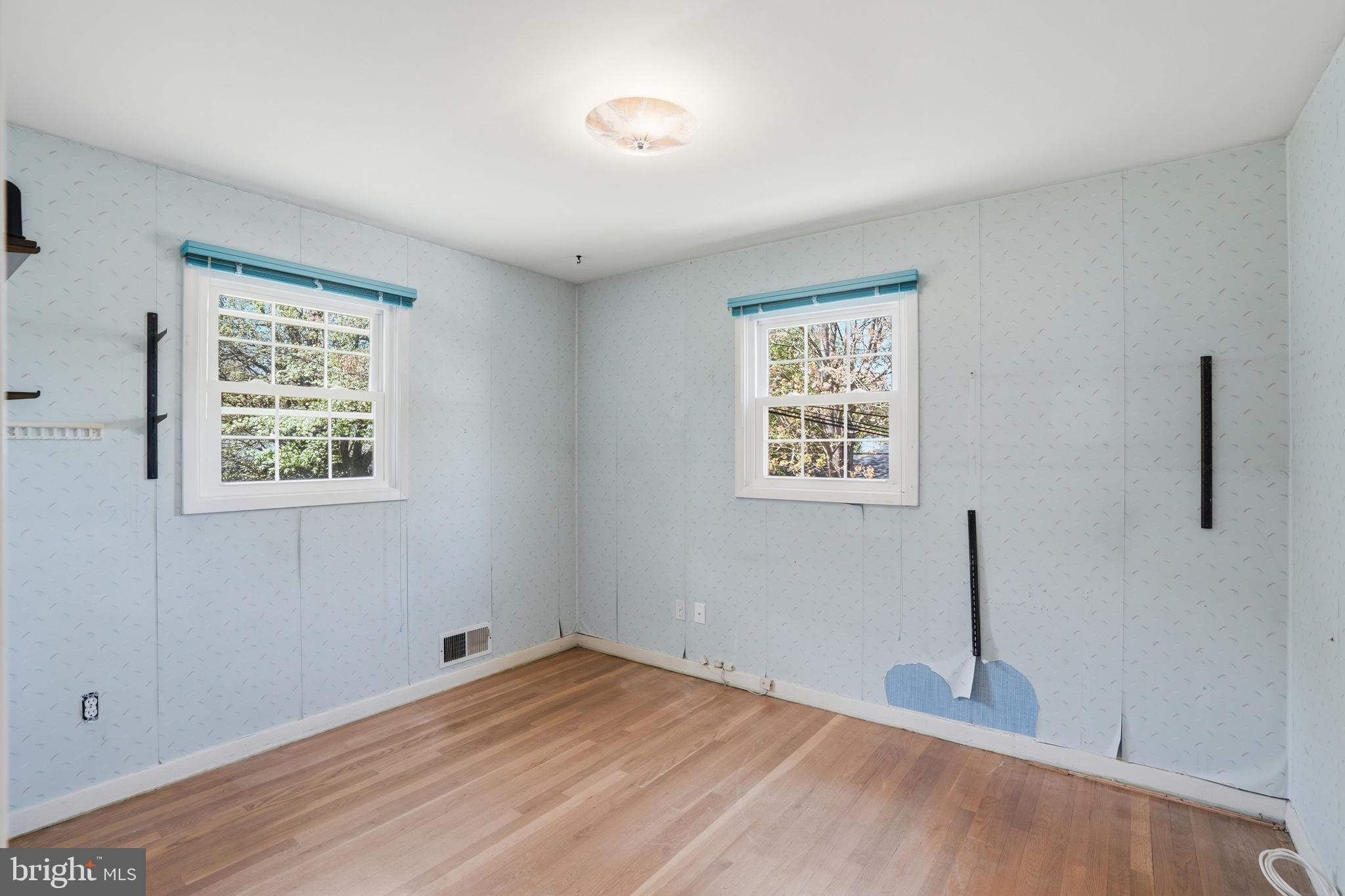 FALLS CHURCH - Residential