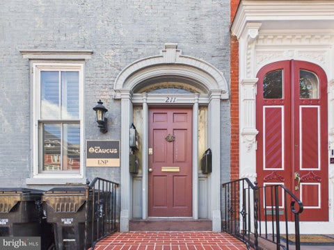 Photo of 211 State Street, HARRISBURG, PA 17101 (MLS # PADA2065254)