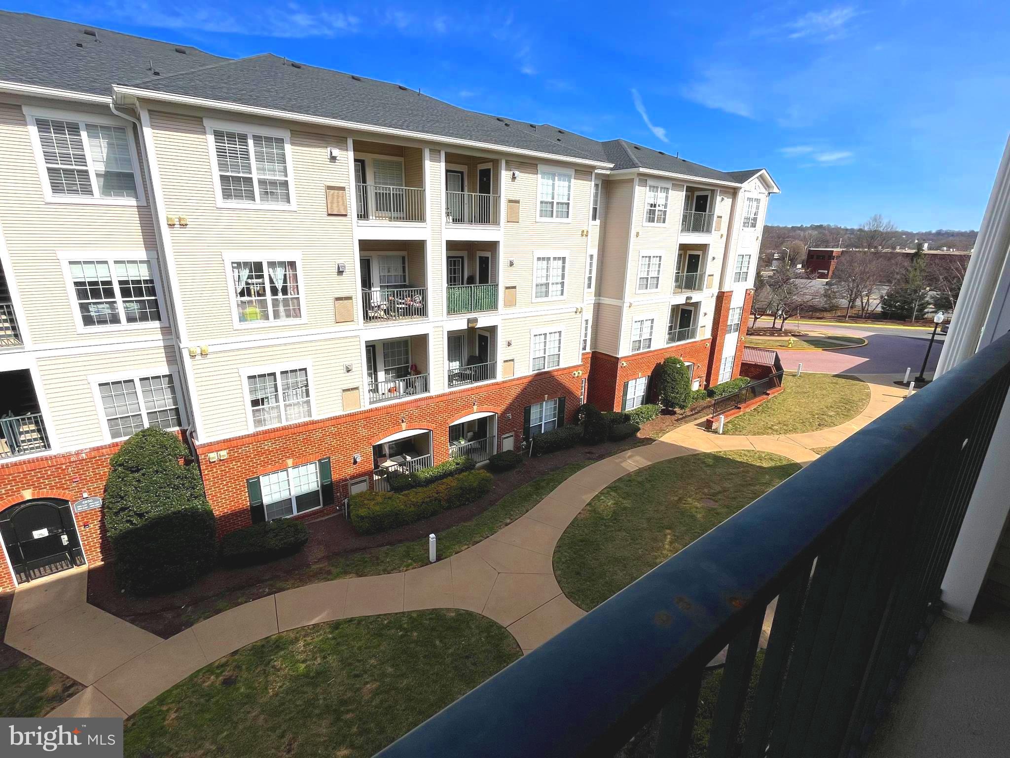 EXCHANGE AT VAN DORN - Residential Lease