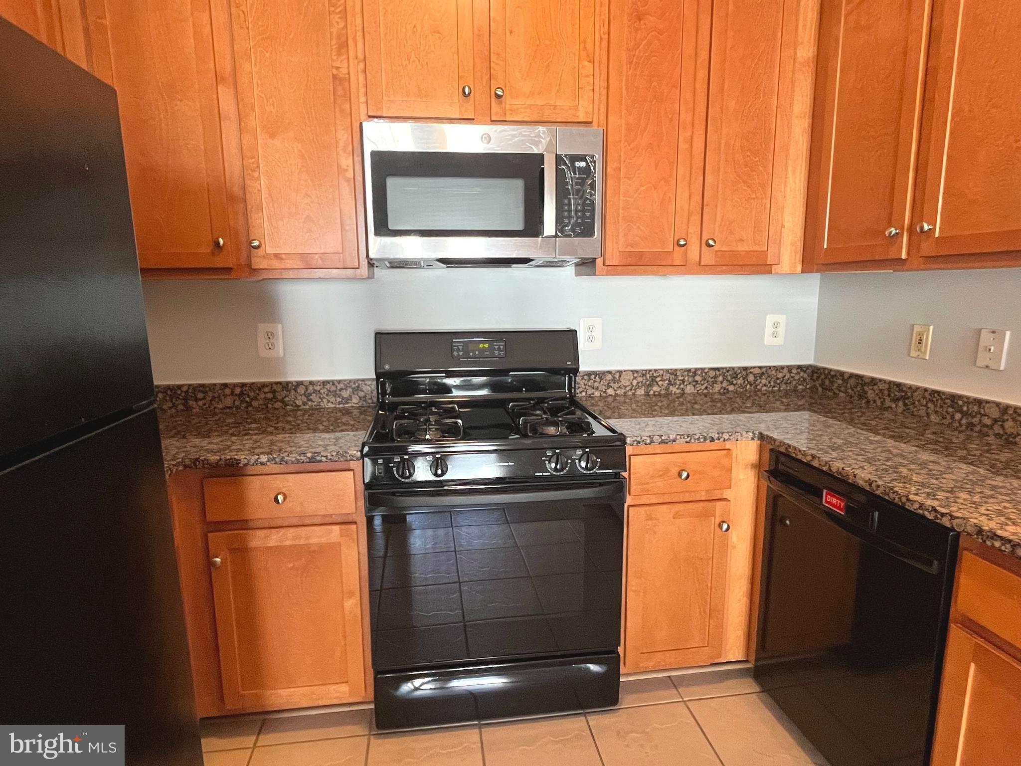 EXCHANGE AT VAN DORN - Residential Lease