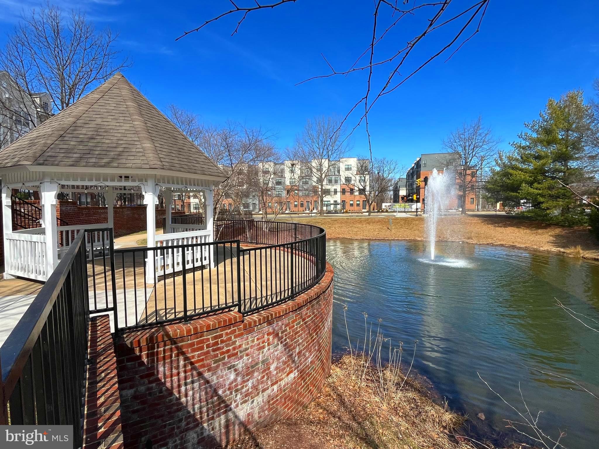 EXCHANGE AT VAN DORN - Residential Lease