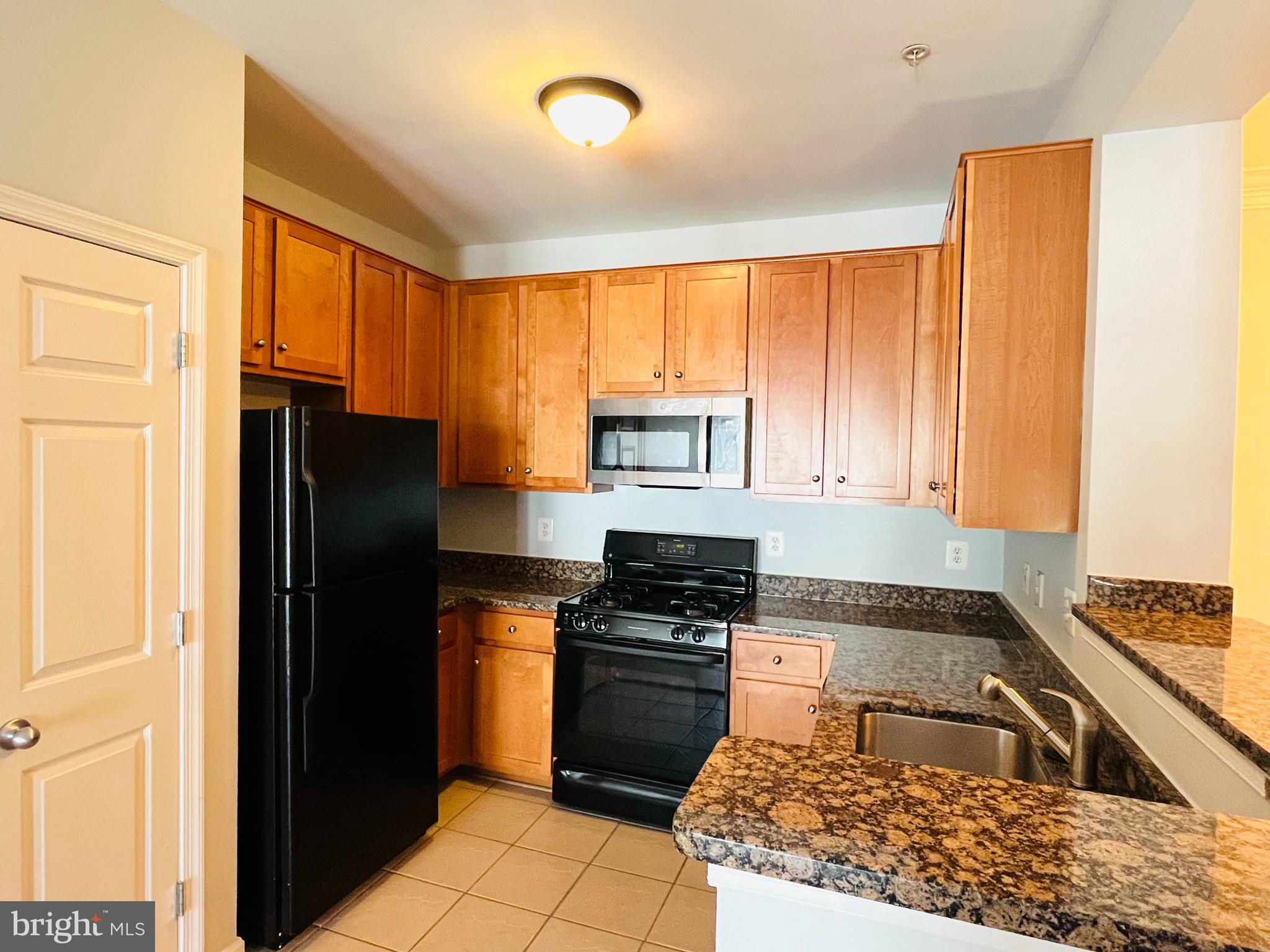 EXCHANGE AT VAN DORN - Residential Lease