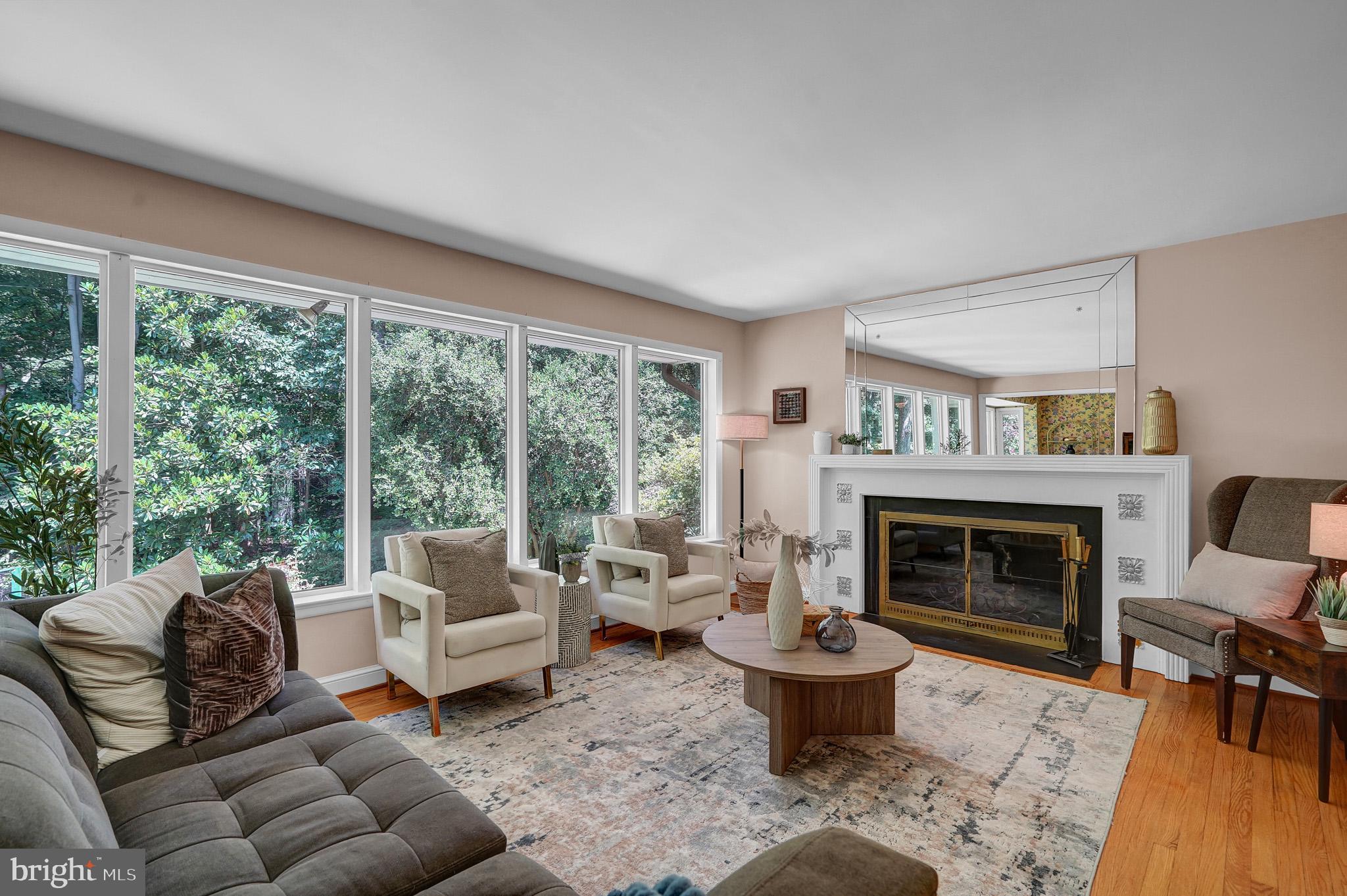 9233 FARNSWORTH DRIVE