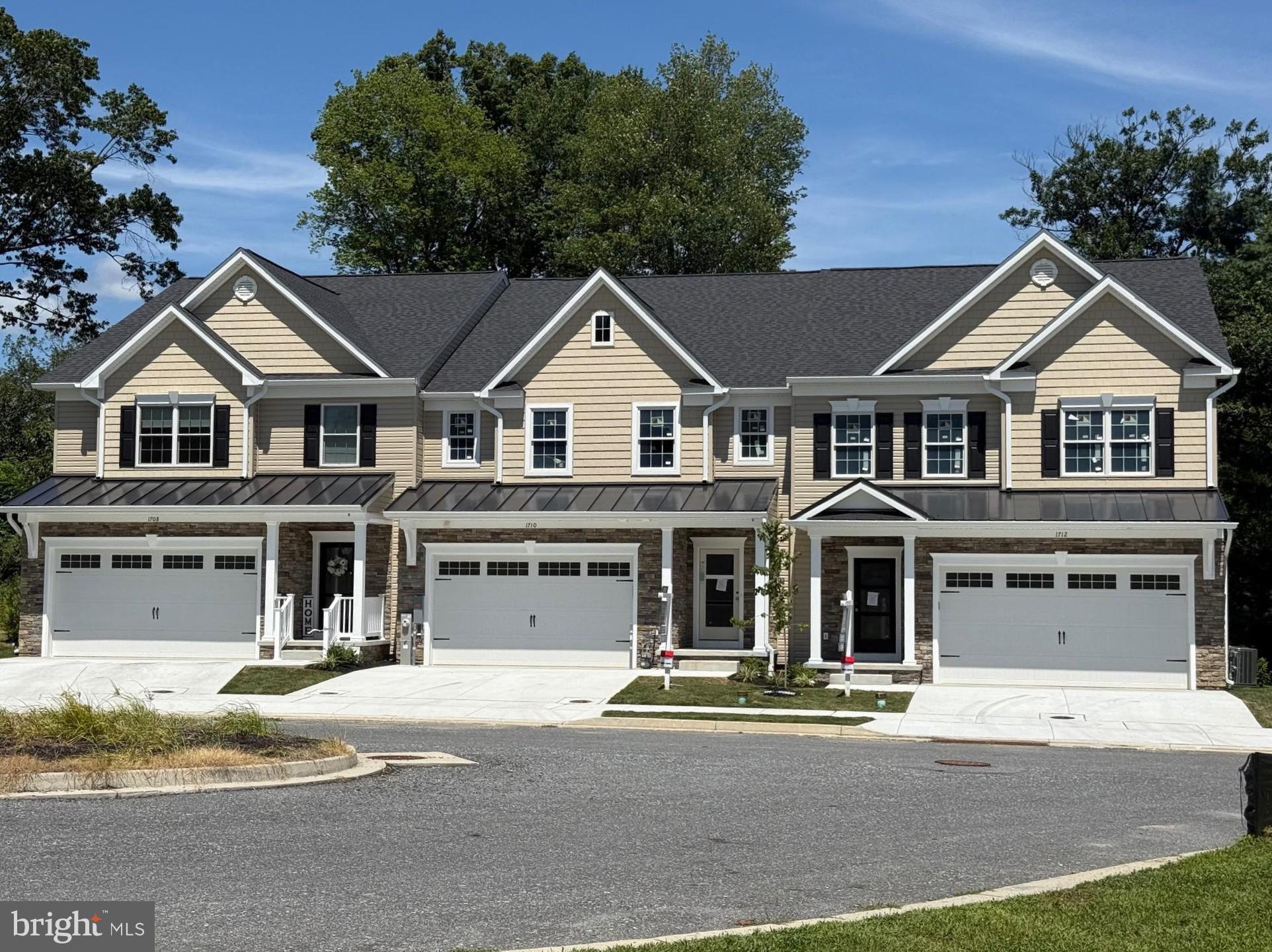 1710 BOTANICAL COURT 21