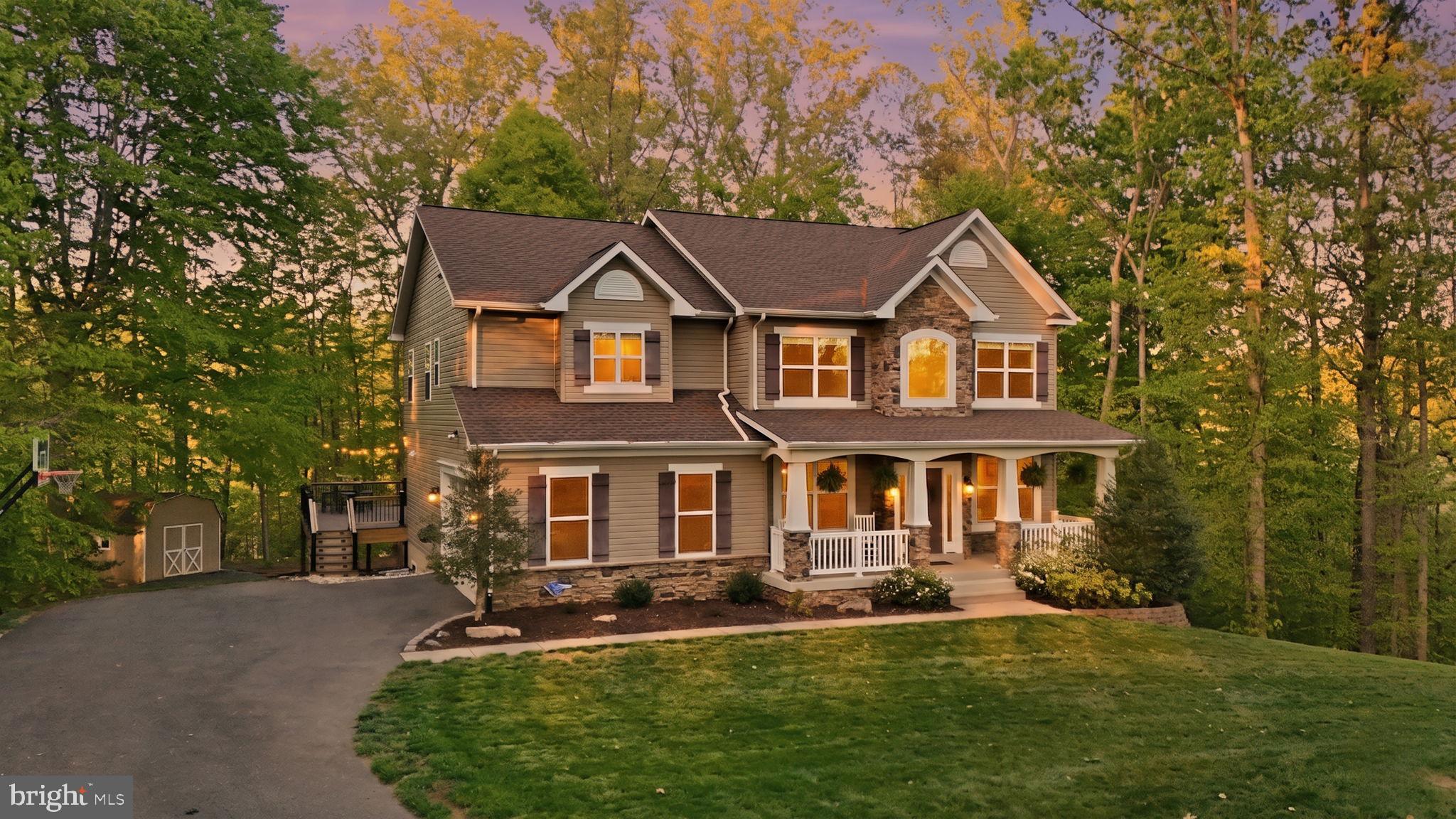 1199 HONEYSUCKLE WAY