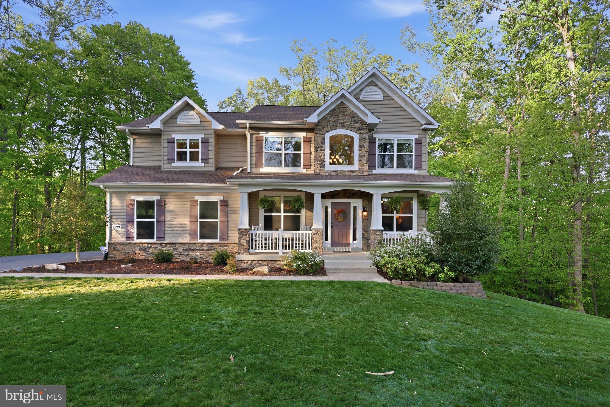 1199 HONEYSUCKLE WAY