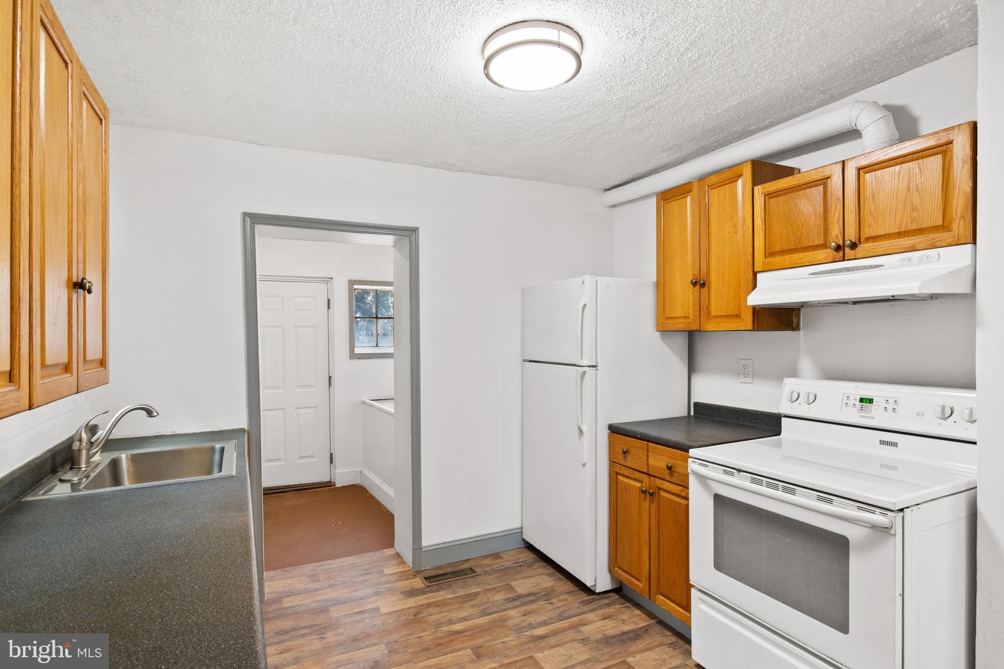 MILL HILL - Residential Lease