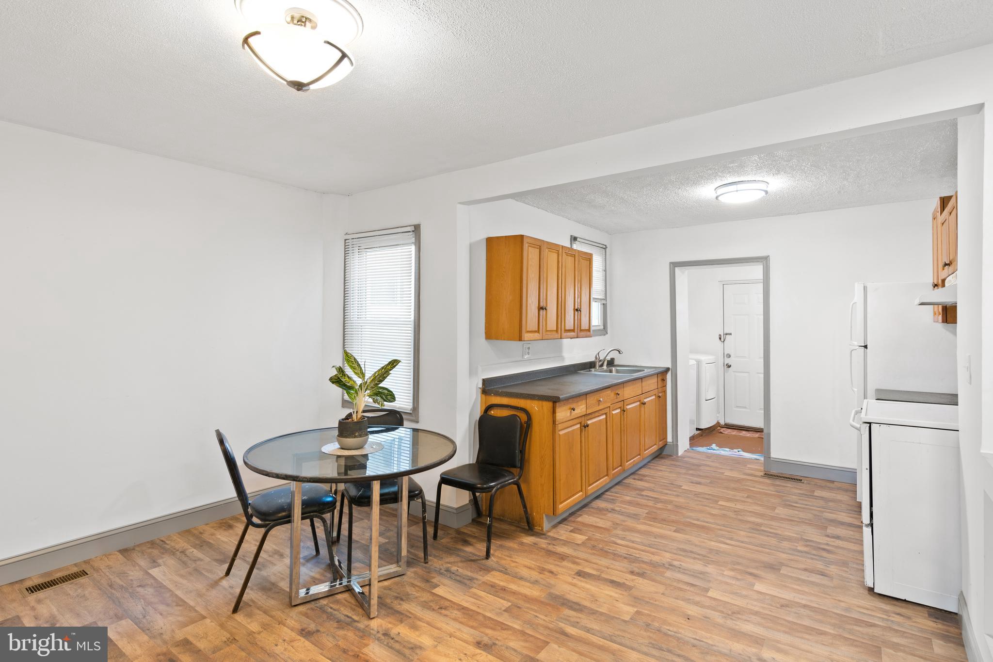 MILL HILL - Residential Lease