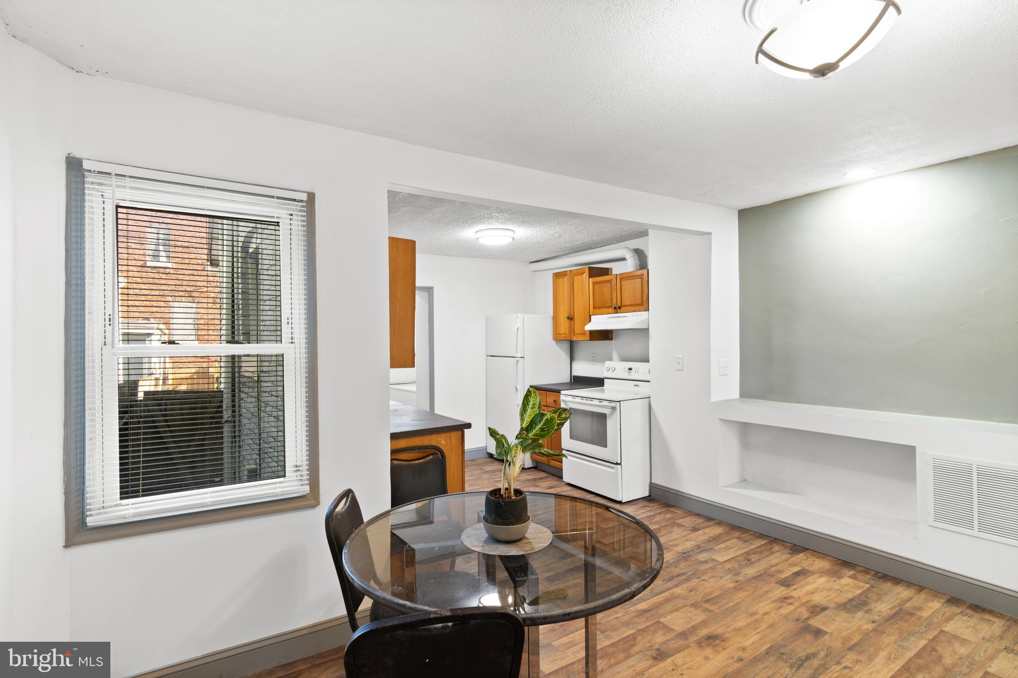 MILL HILL - Residential Lease