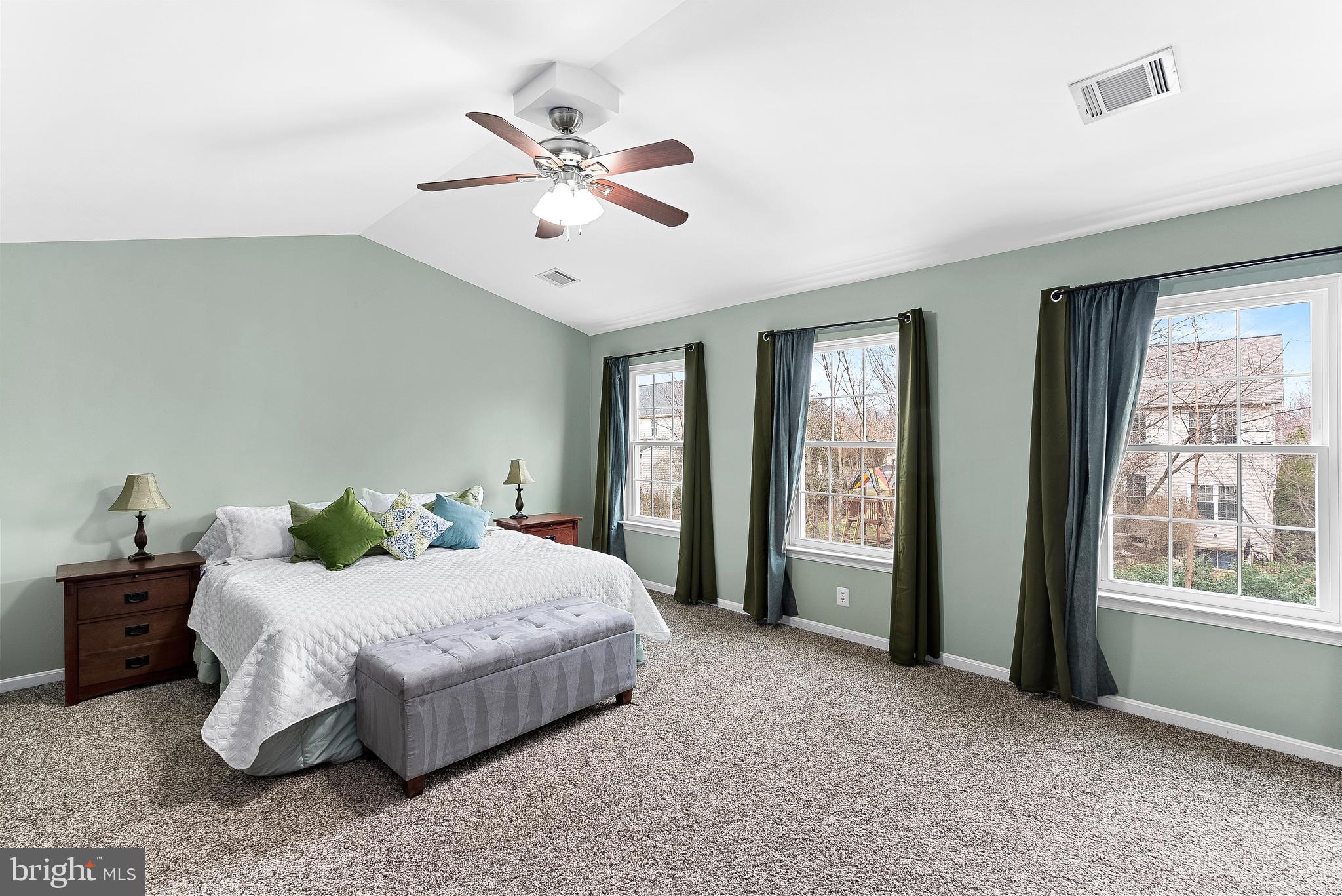 ASHBURN FARM - Residential