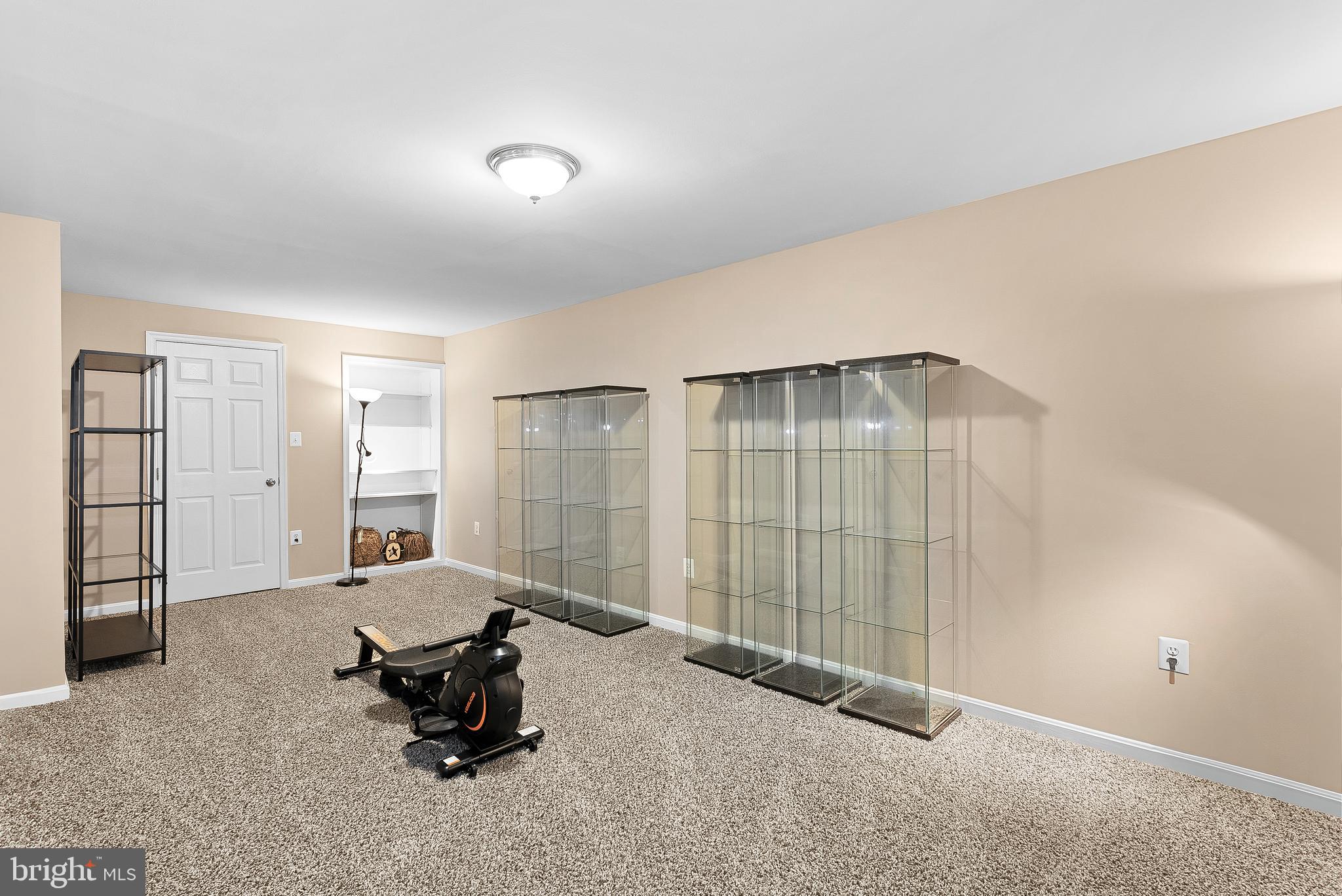 ASHBURN FARM - Residential