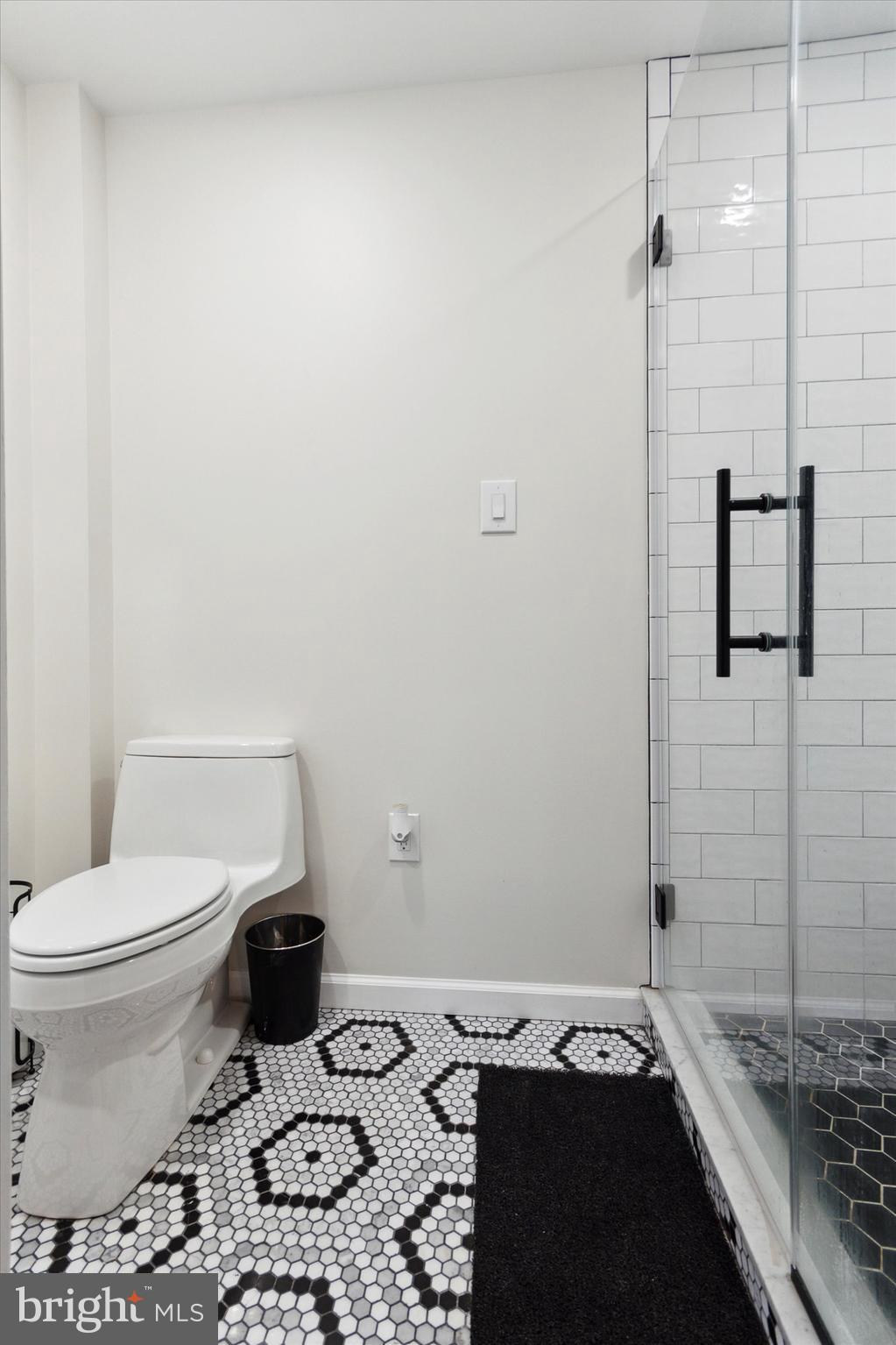 OXFORD CIRCLE - Residential