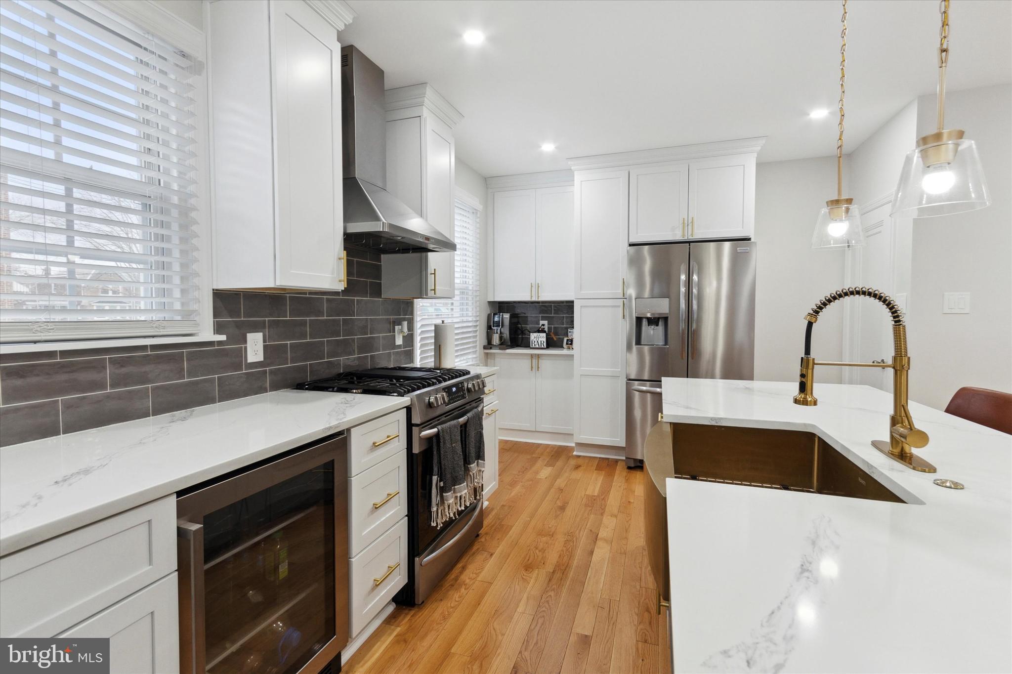 OXFORD CIRCLE - Residential