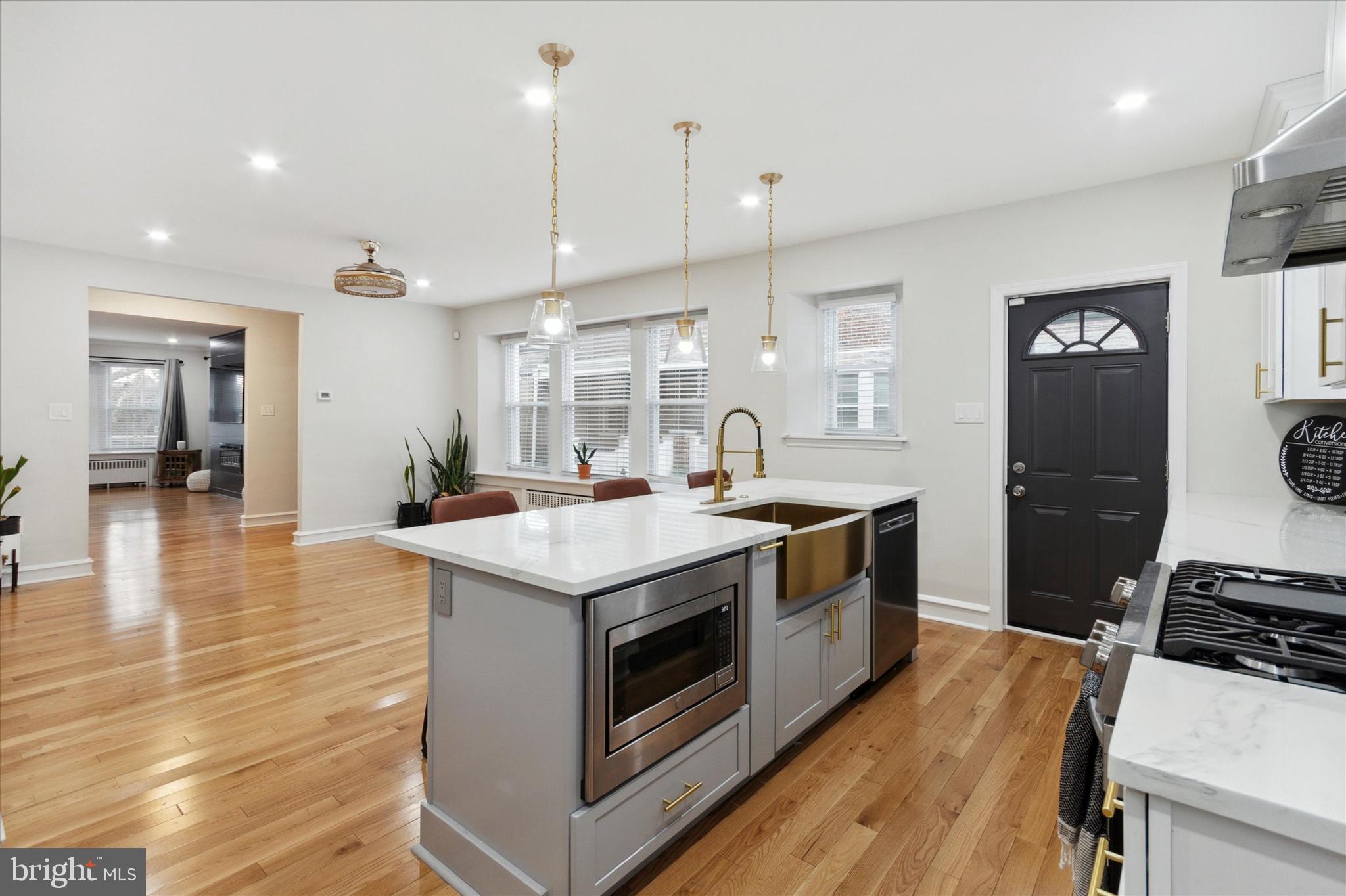 OXFORD CIRCLE - Residential