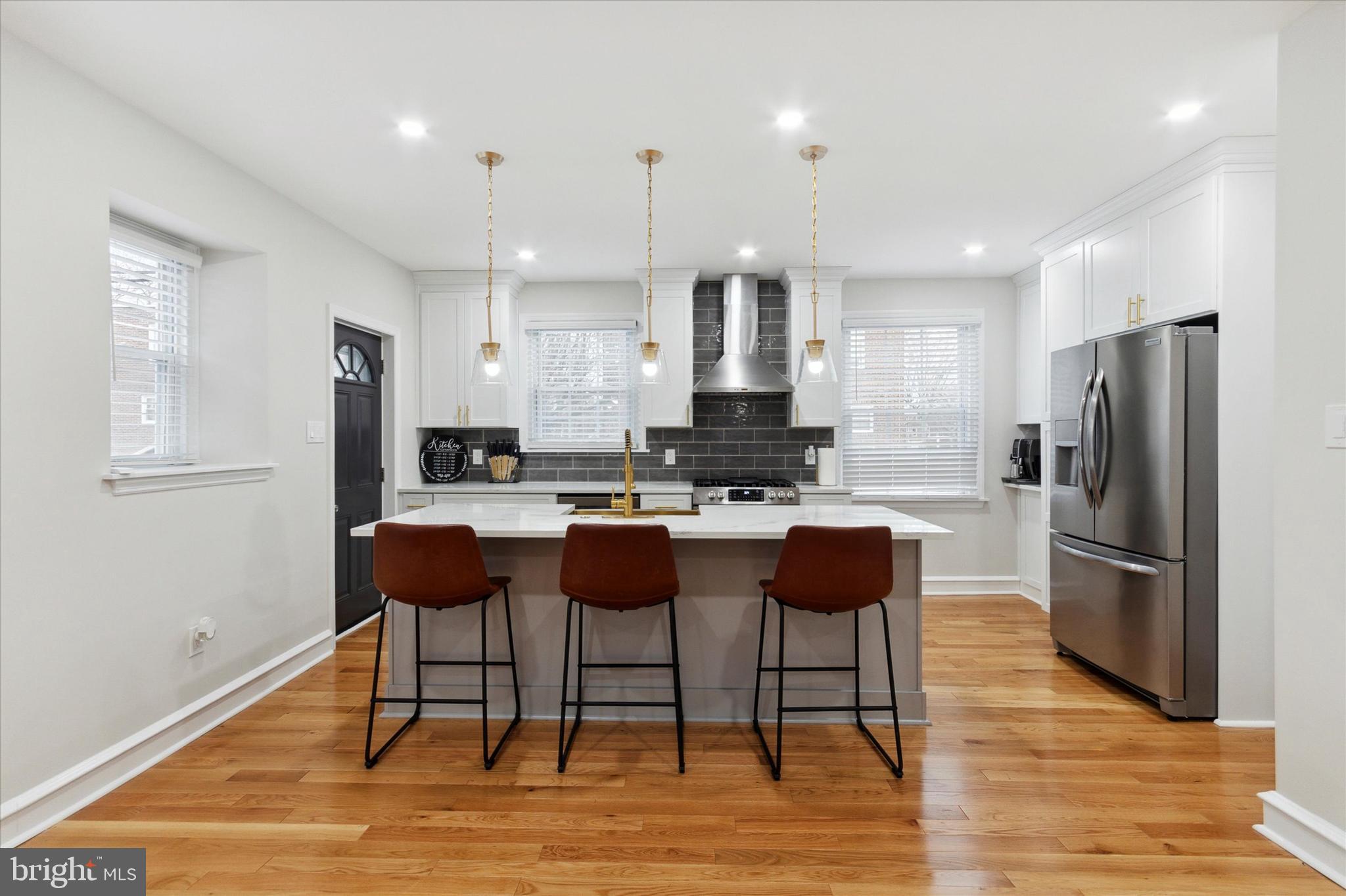 OXFORD CIRCLE - Residential