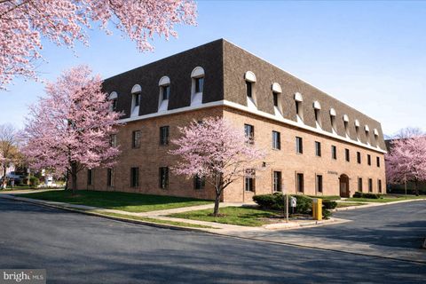 Photo of 10521 Judicial Drive #305, FAIRFAX, VA 22030 (MLS # VAFC2008182)