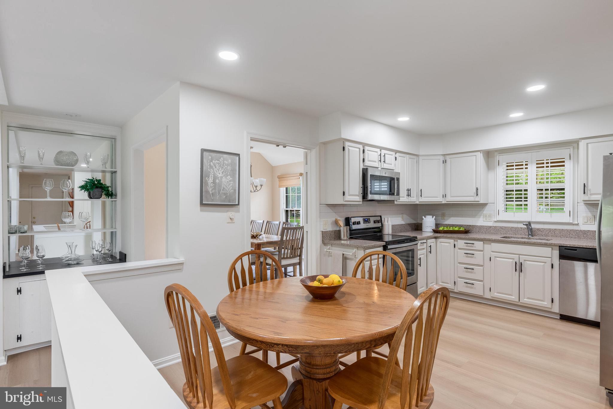 8051 OAK HOLLOW LANE