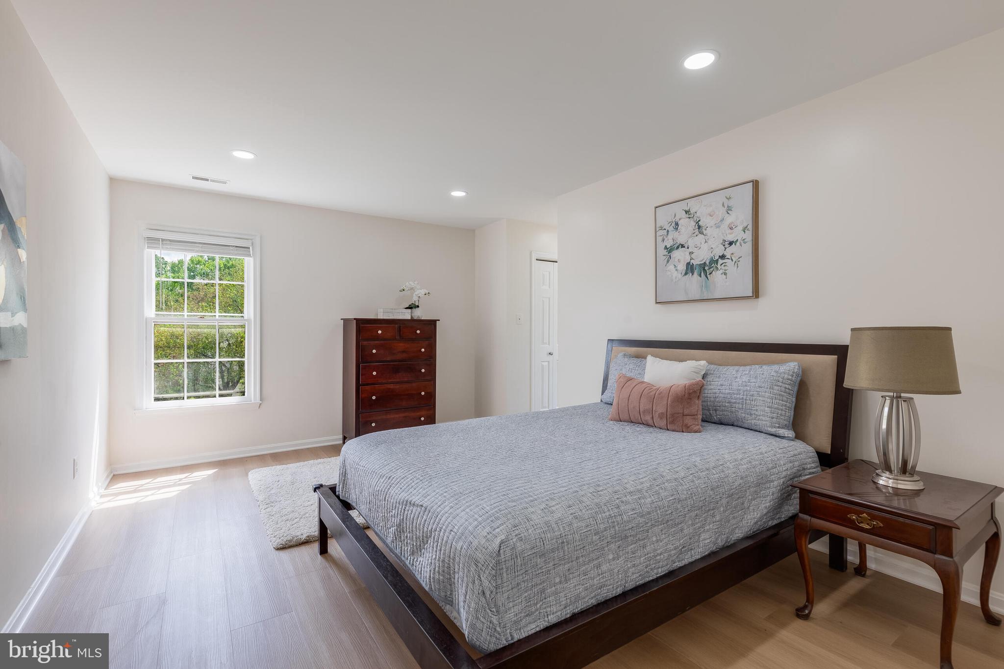 SOUTH RUN OAKS - Residential