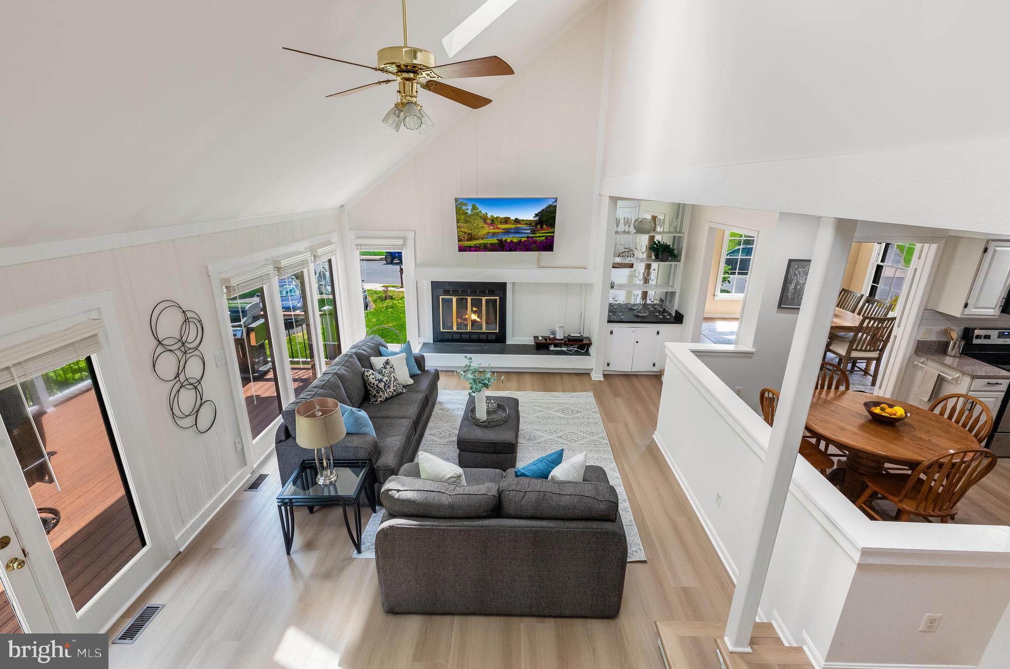 8051 OAK HOLLOW LANE