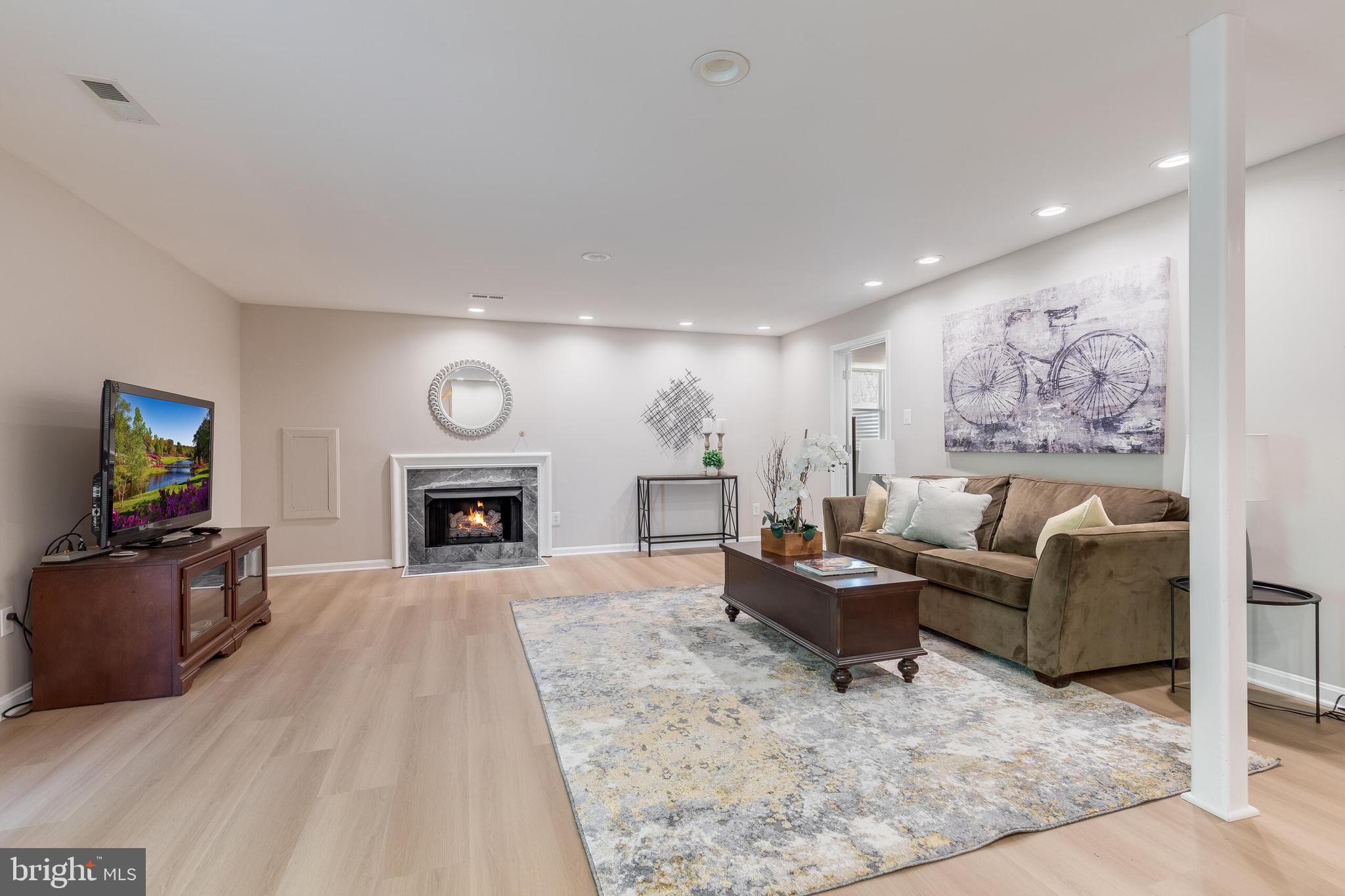 SOUTH RUN OAKS - Residential