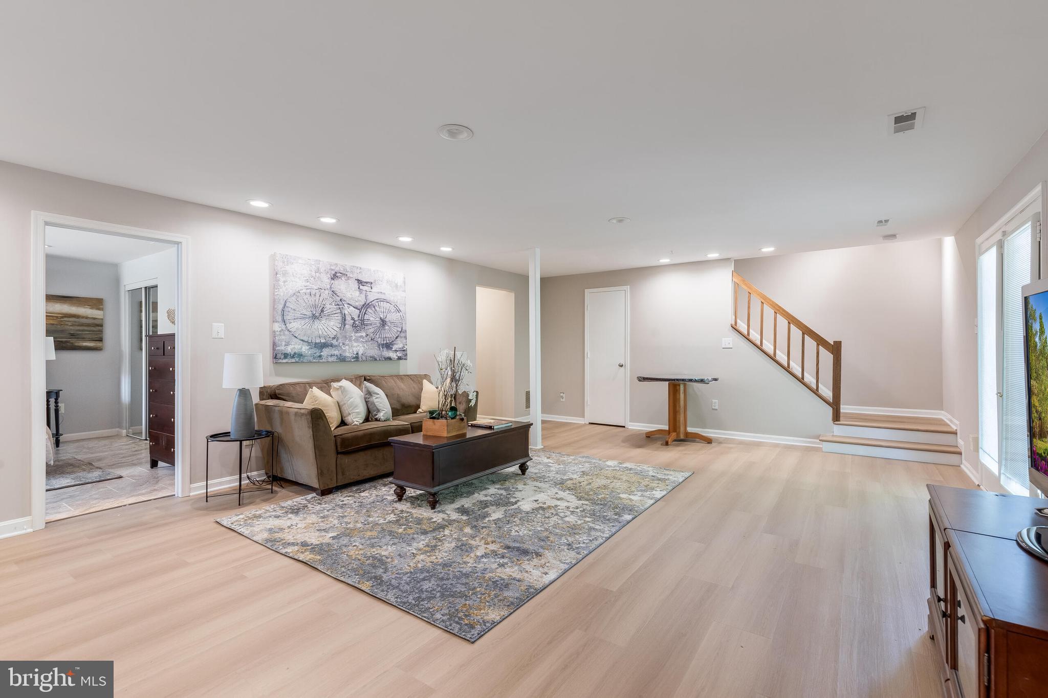 SOUTH RUN OAKS - Residential