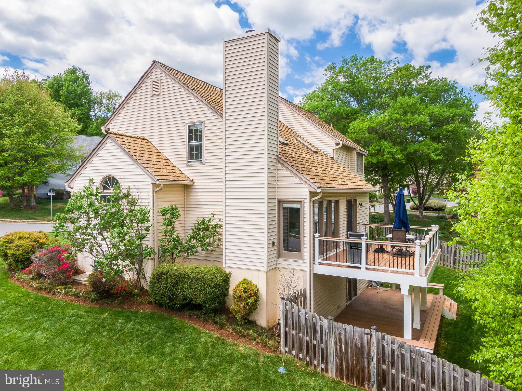 8051 OAK HOLLOW LANE