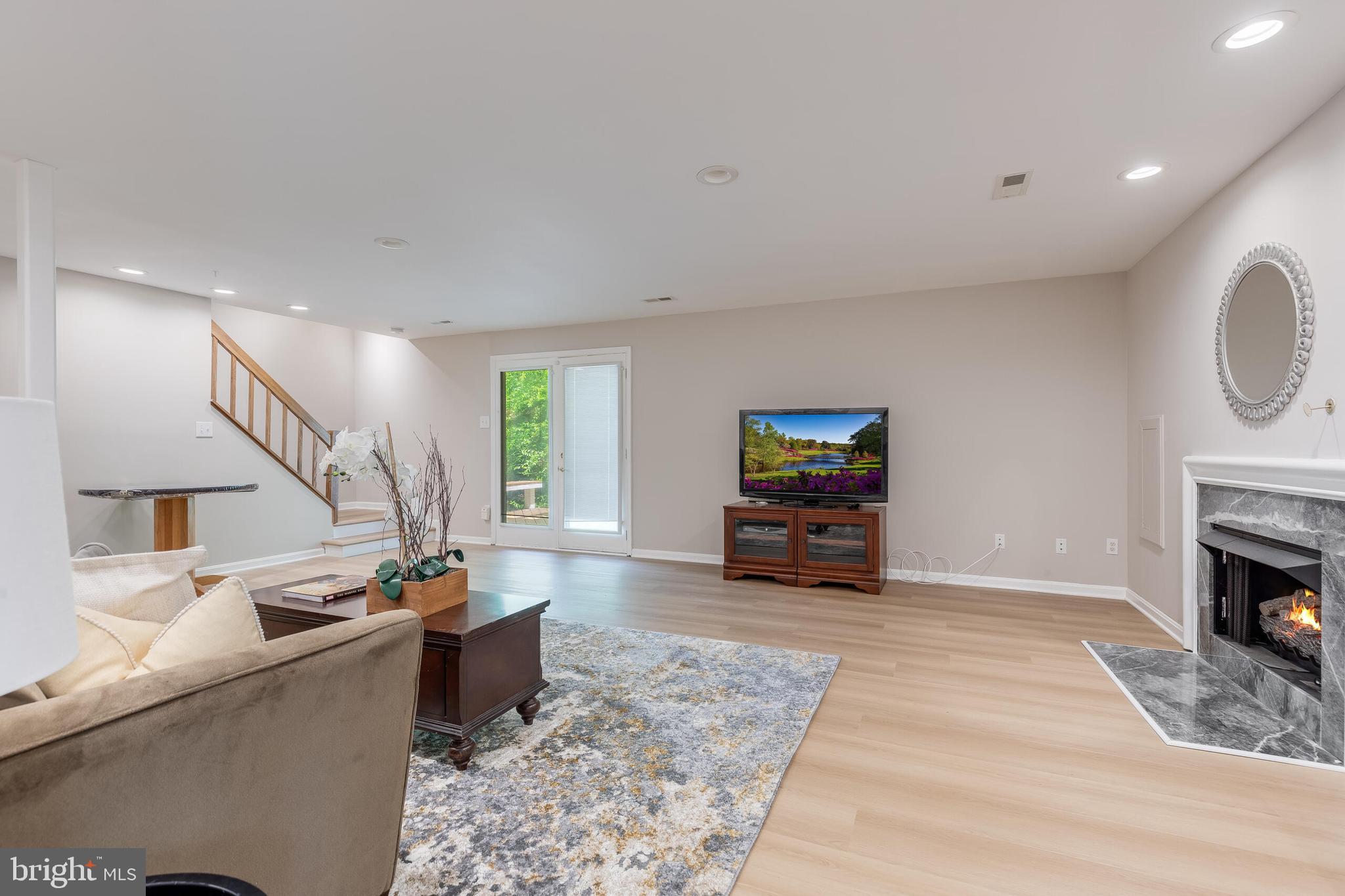 SOUTH RUN OAKS - Residential