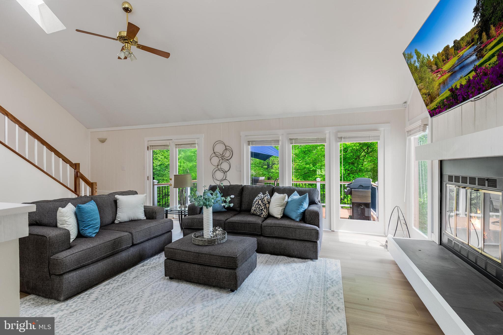 SOUTH RUN OAKS - Residential