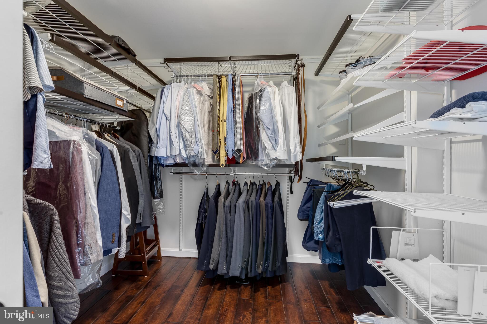 SOUTH RUN OAKS - Residential