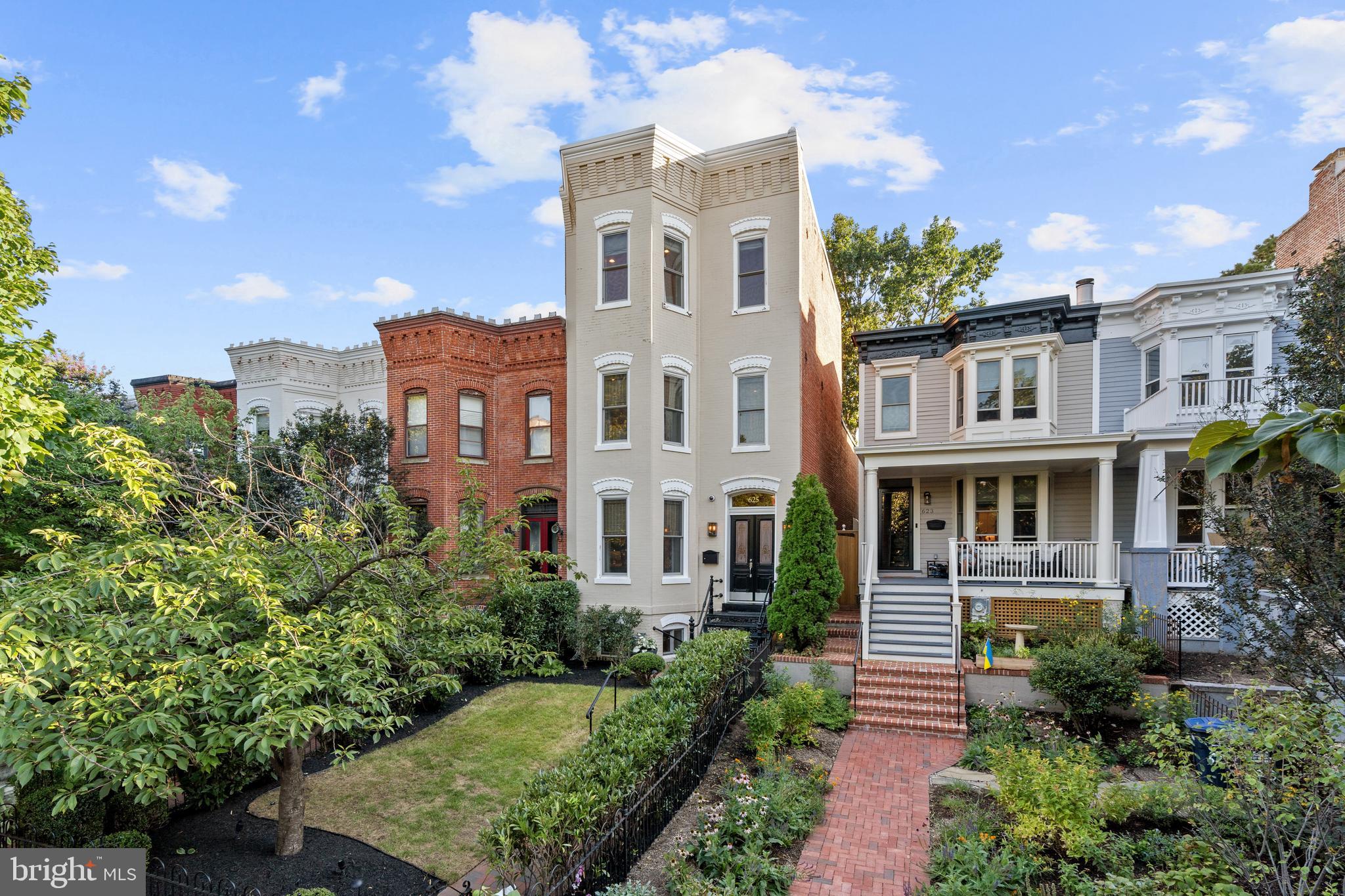 CAPITOL HILL - Residential