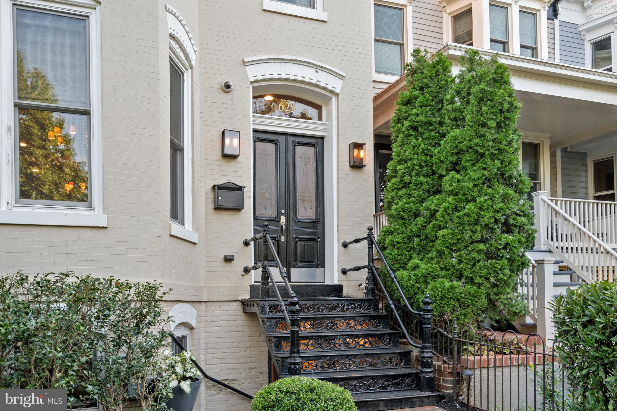 625 MASSACHUSETTS AVENUE NE