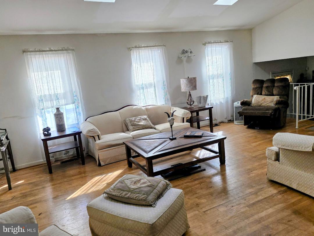 PISCATAWAY ESTATES - Residential