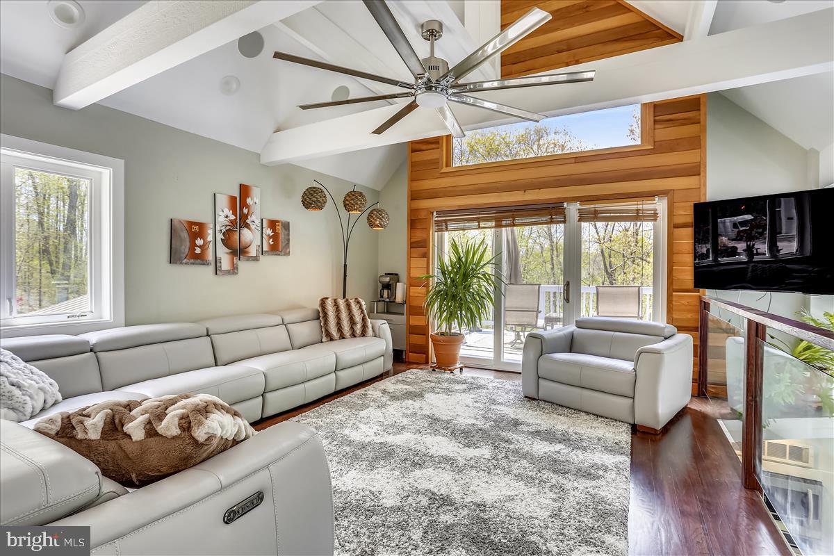 LEESBURG - Residential