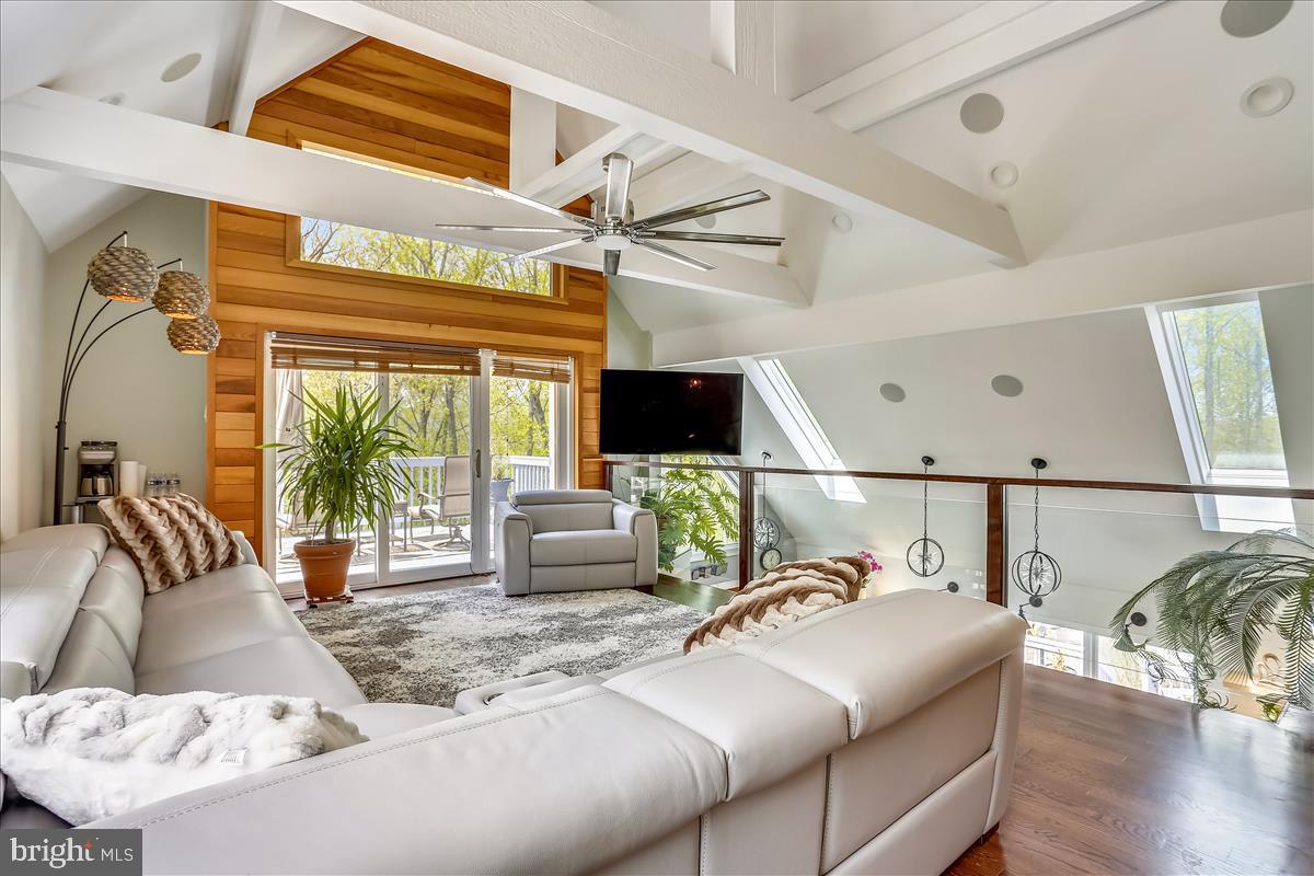 LEESBURG - Residential