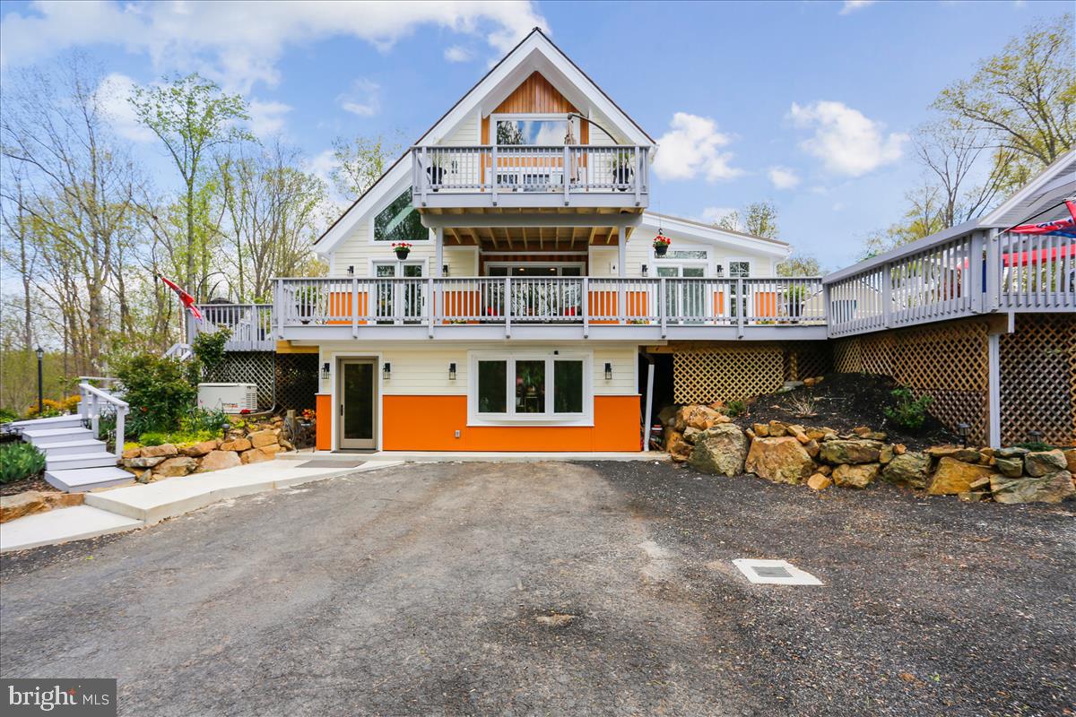 LEESBURG - Residential