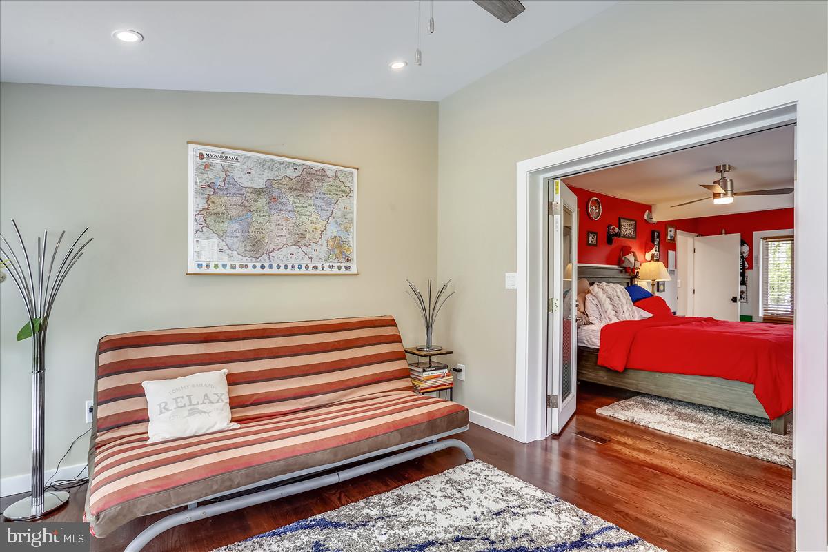 LEESBURG - Residential