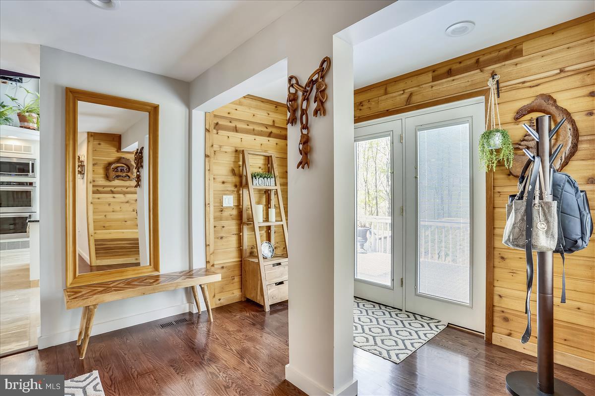 LEESBURG - Residential