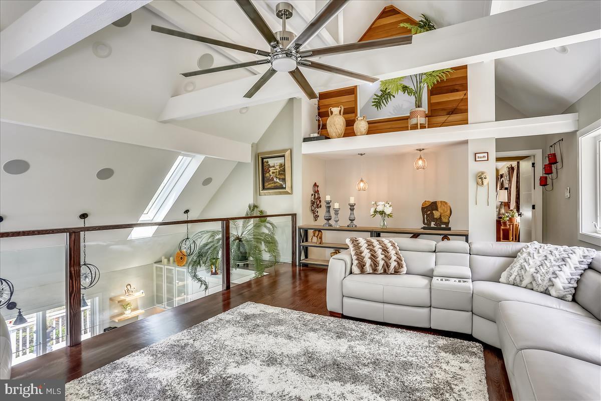 LEESBURG - Residential