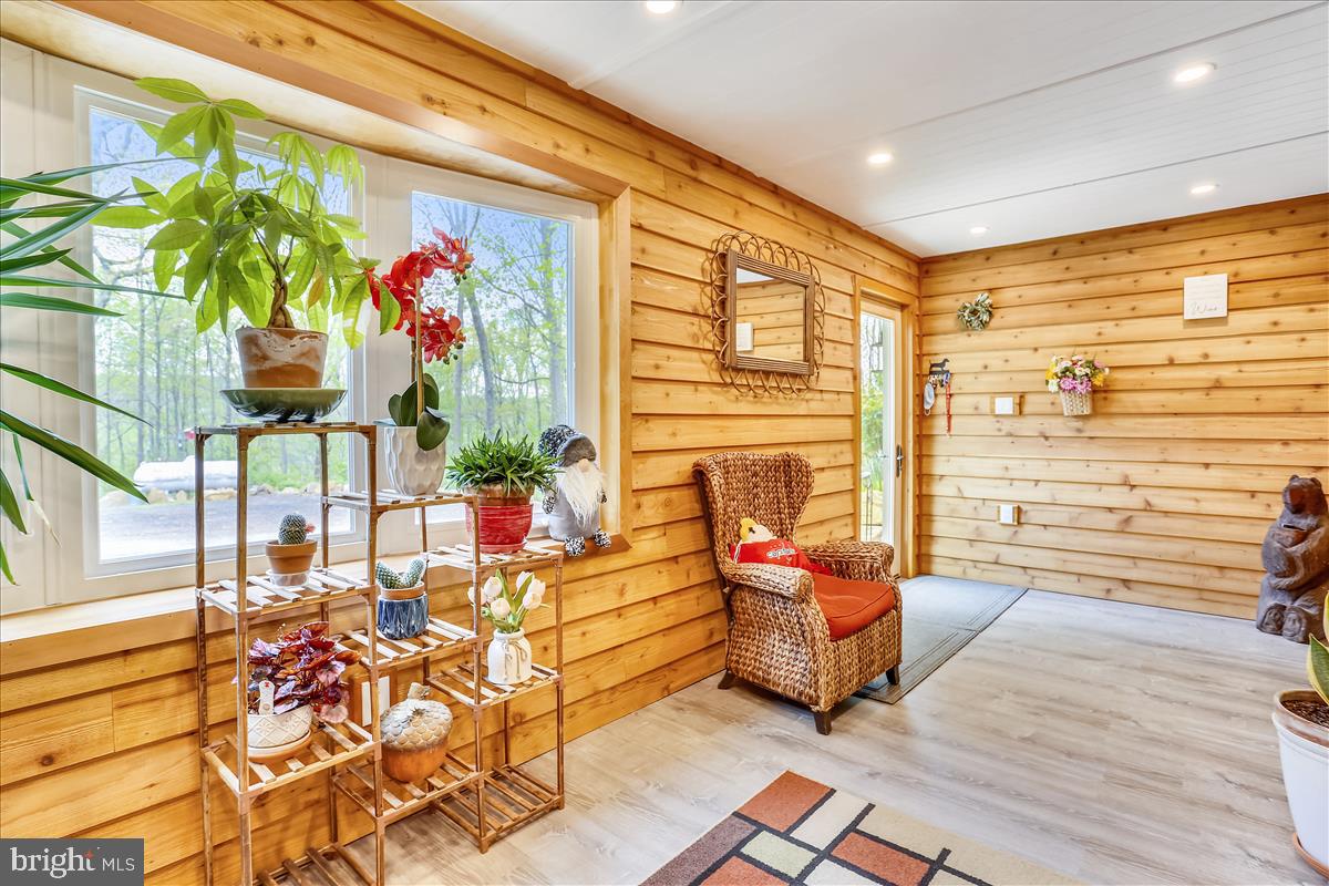 LEESBURG - Residential