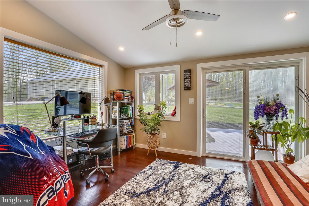 LEESBURG - Residential