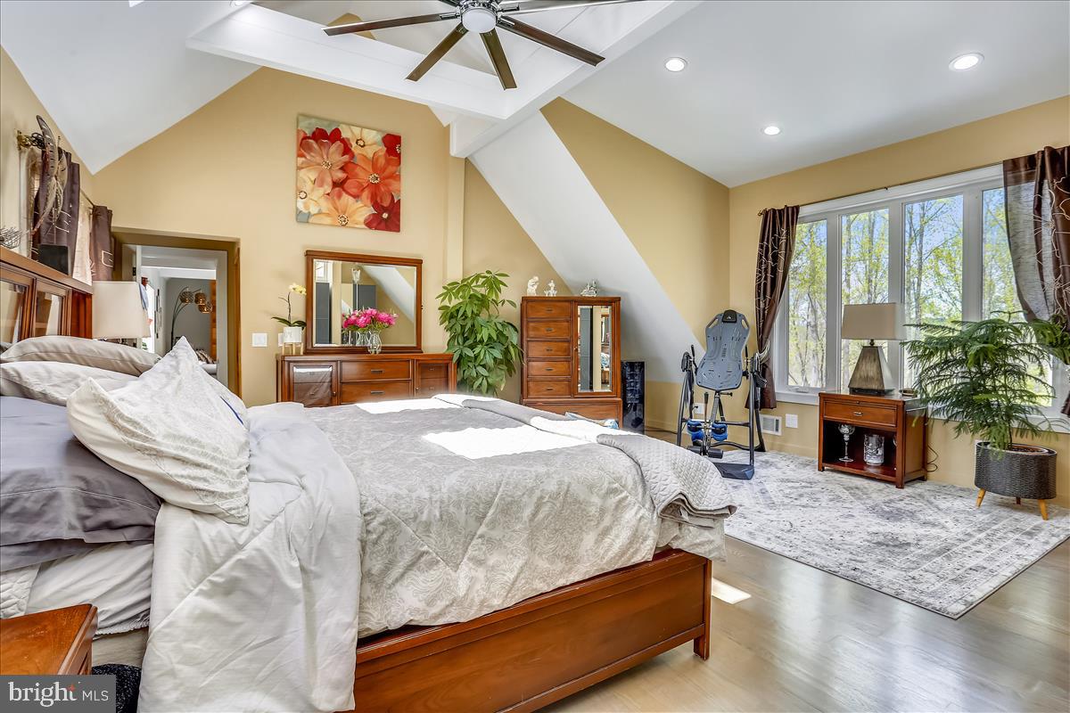 LEESBURG - Residential