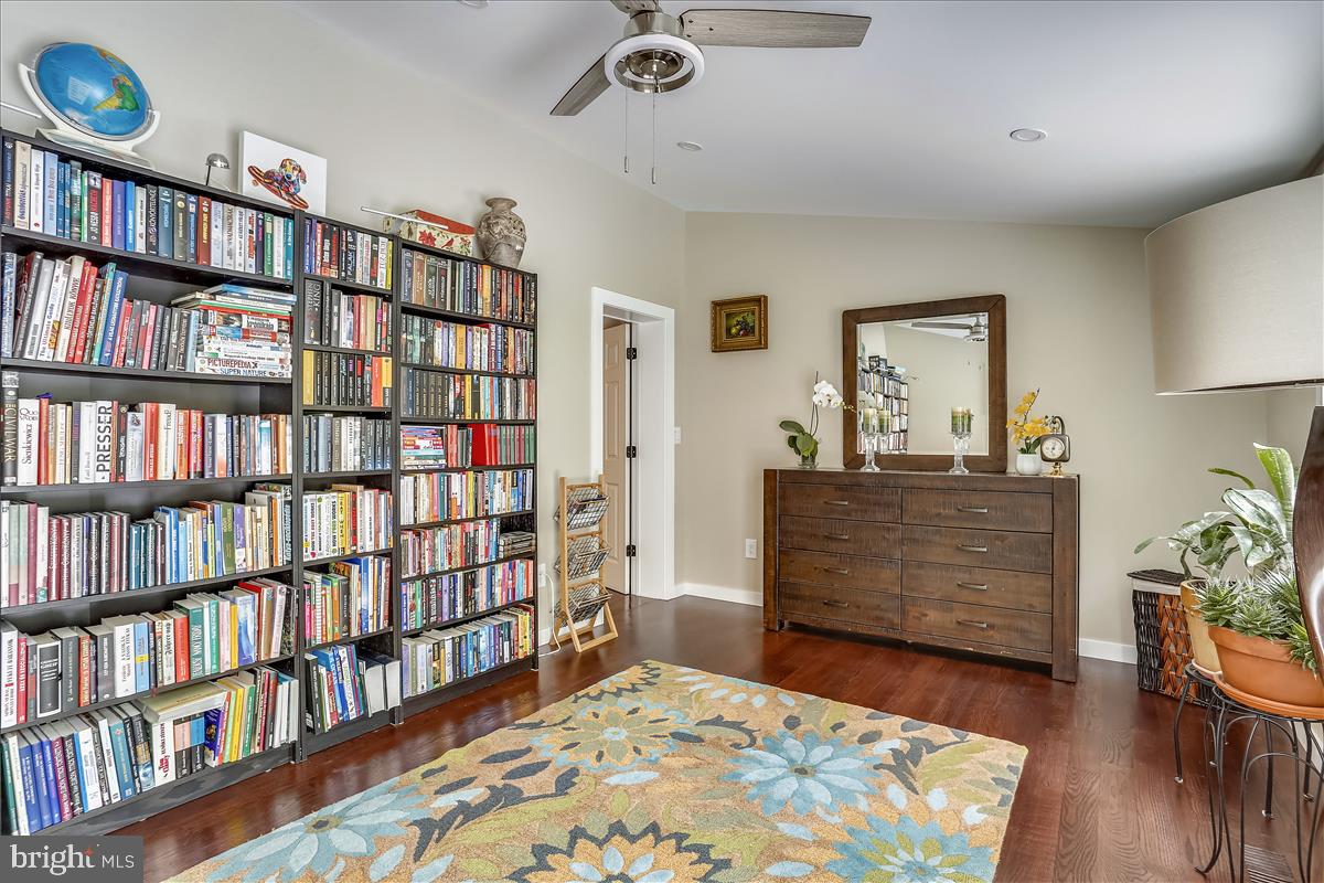 LEESBURG - Residential