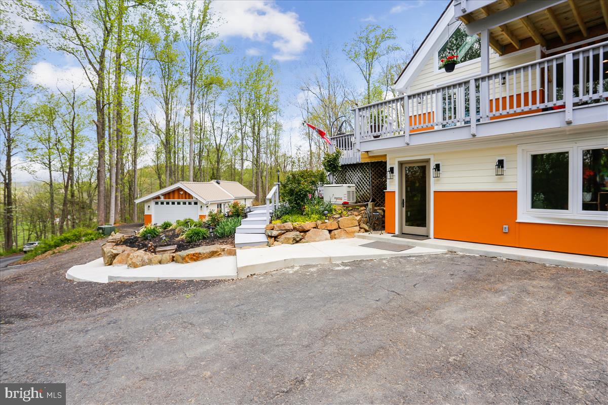 LEESBURG - Residential