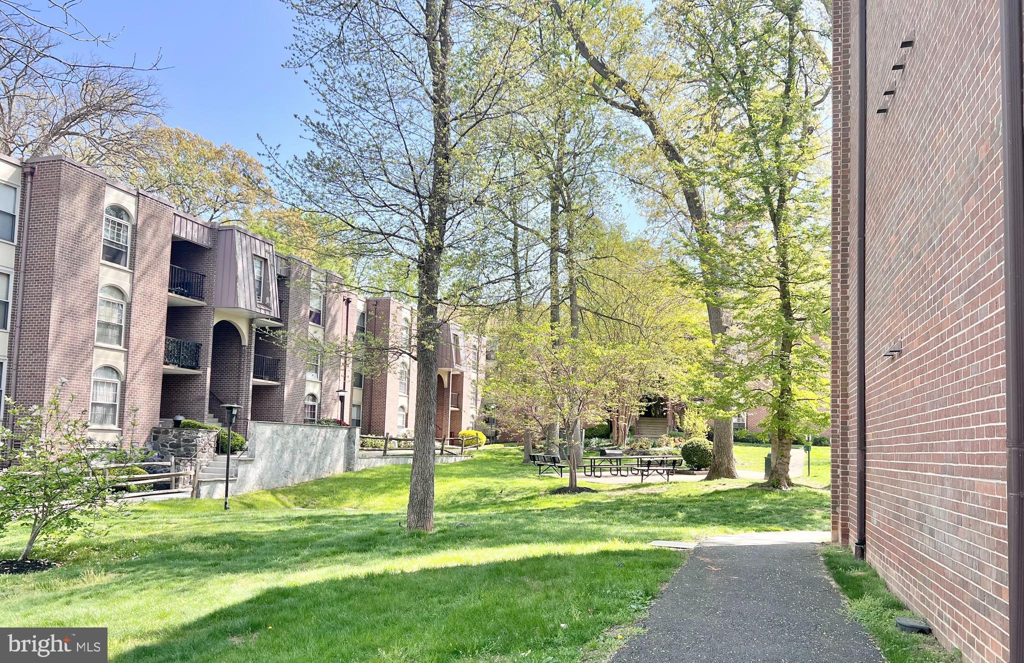 WOODBURN VILLAGE - Residential