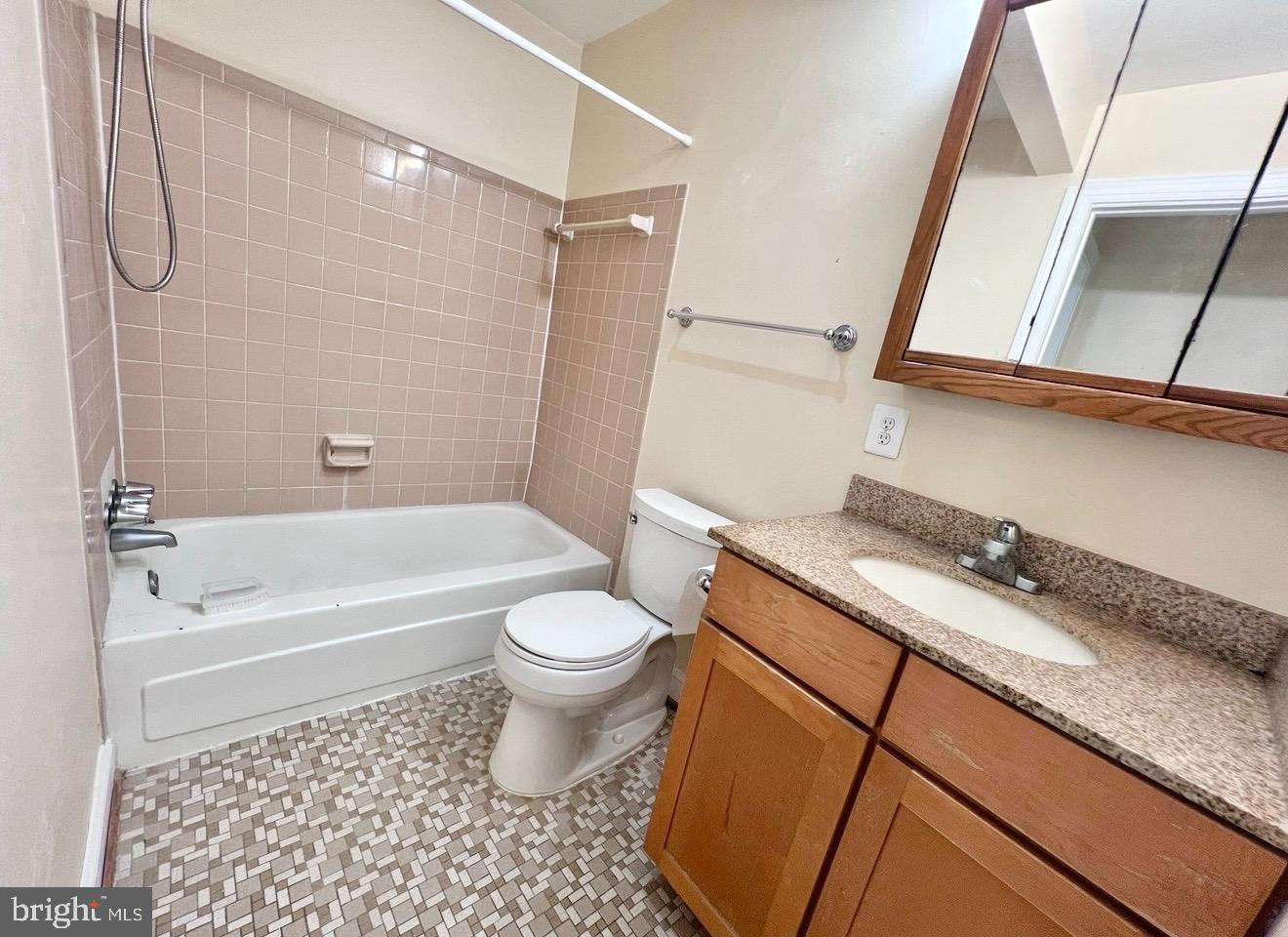 WOODBURN VILLAGE - Residential