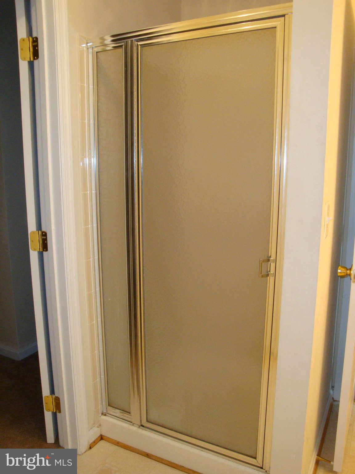 WESTBURY - Residential Lease