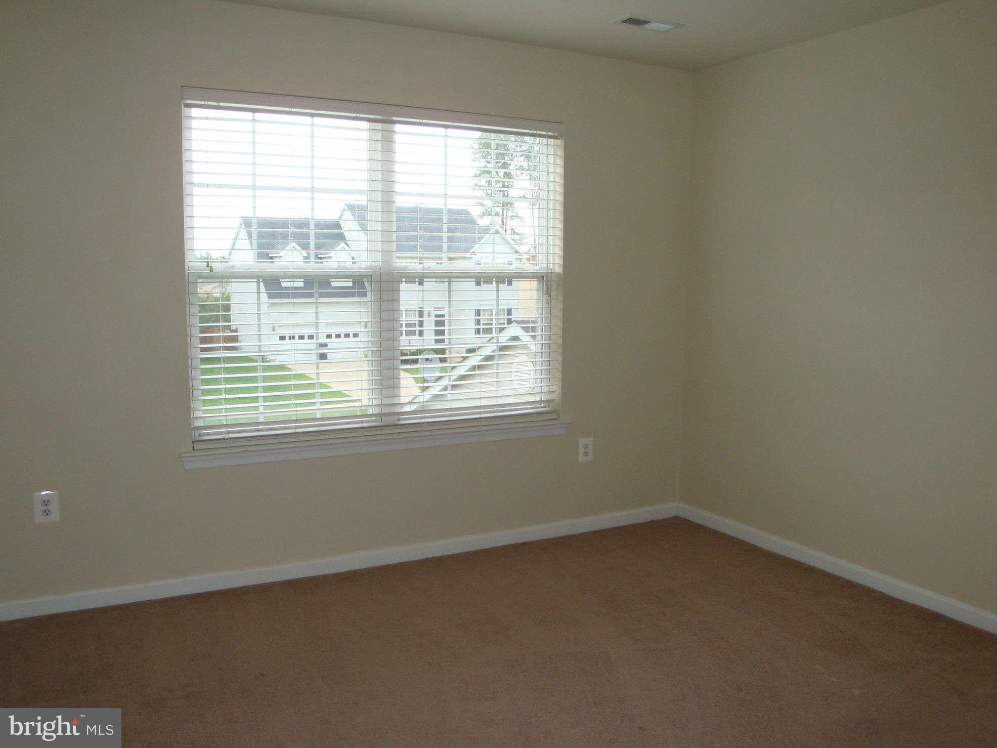 WESTBURY - Residential Lease