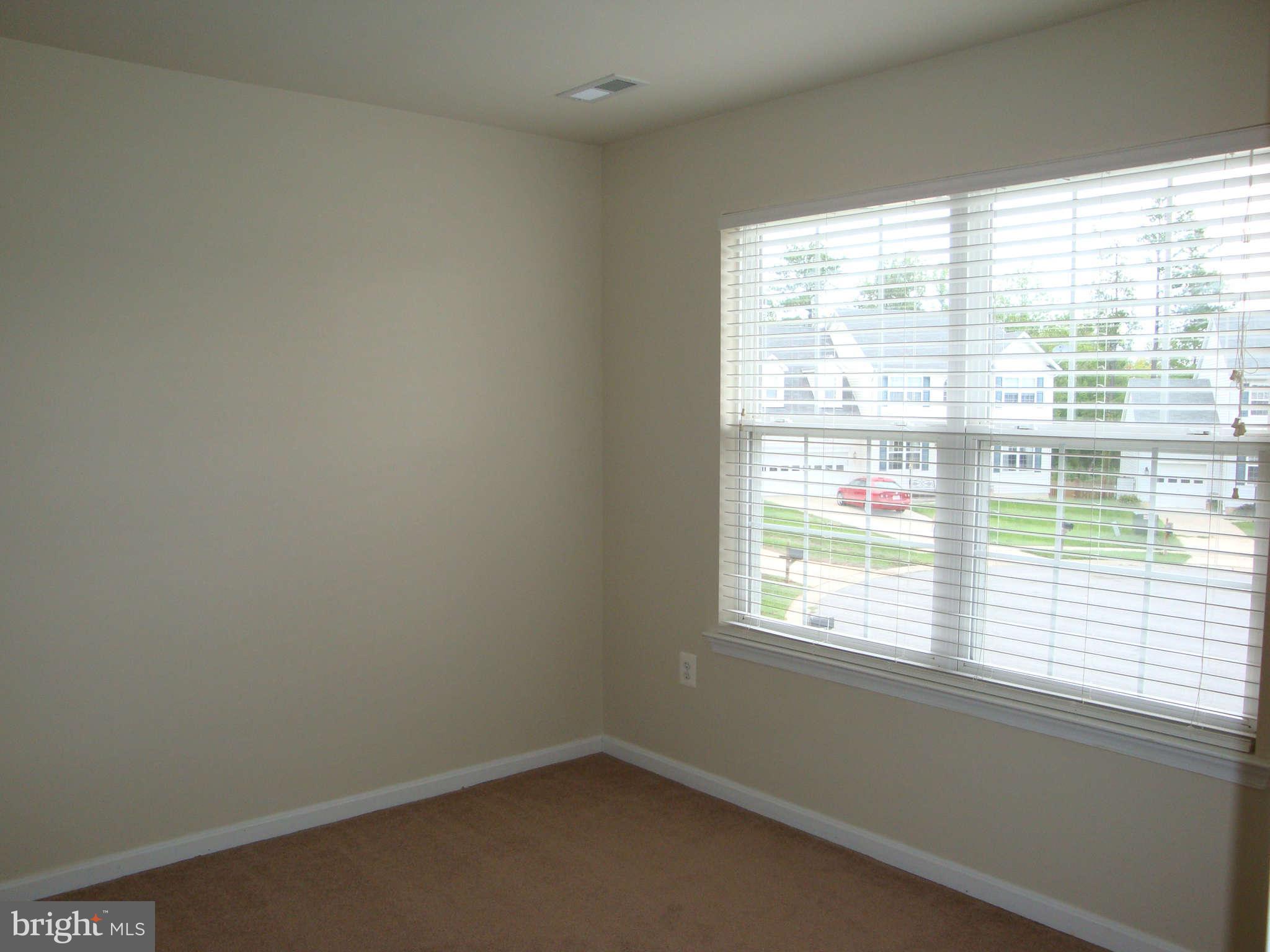 WESTBURY - Residential Lease