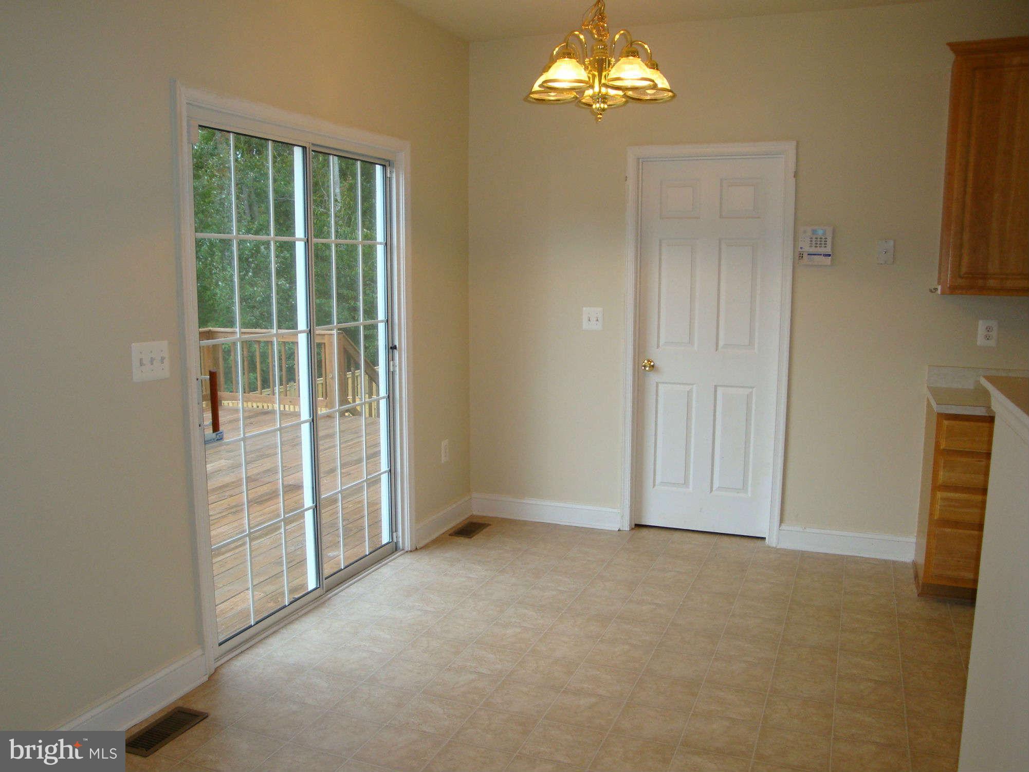 WESTBURY - Residential Lease
