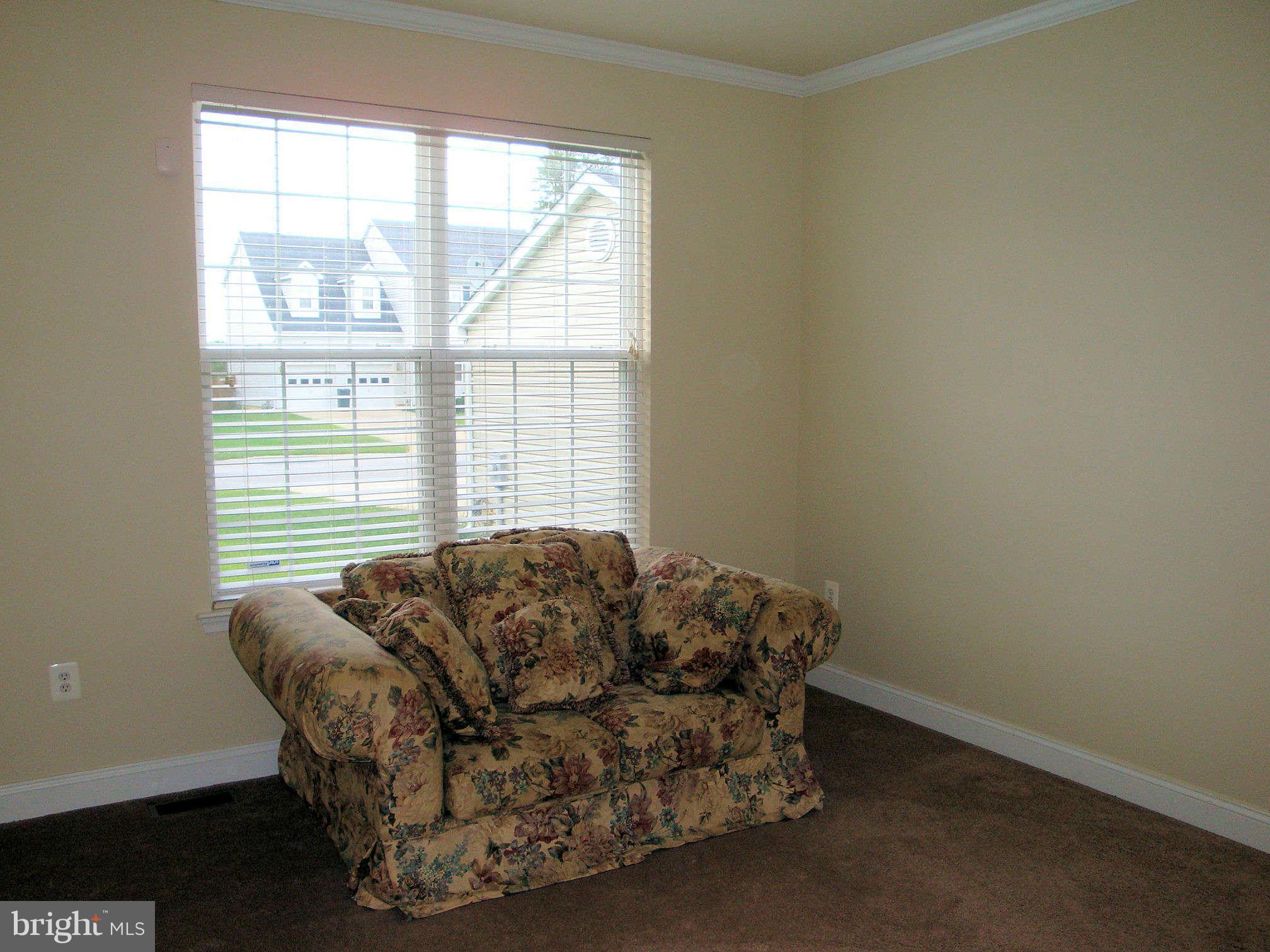 WESTBURY - Residential Lease